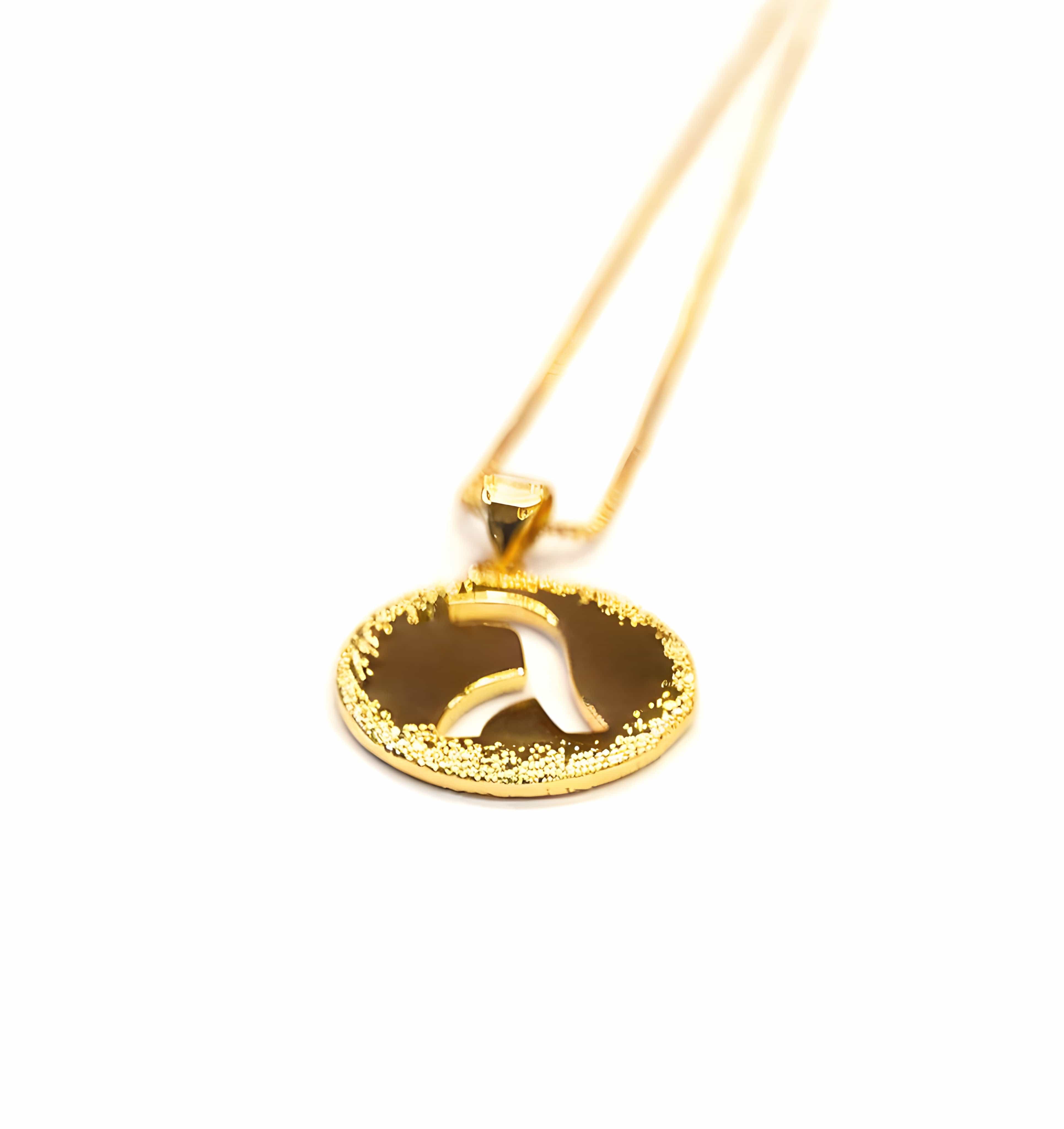 Gold-Plated Round Hebrew Initial Necklace、mySite、topwebapps