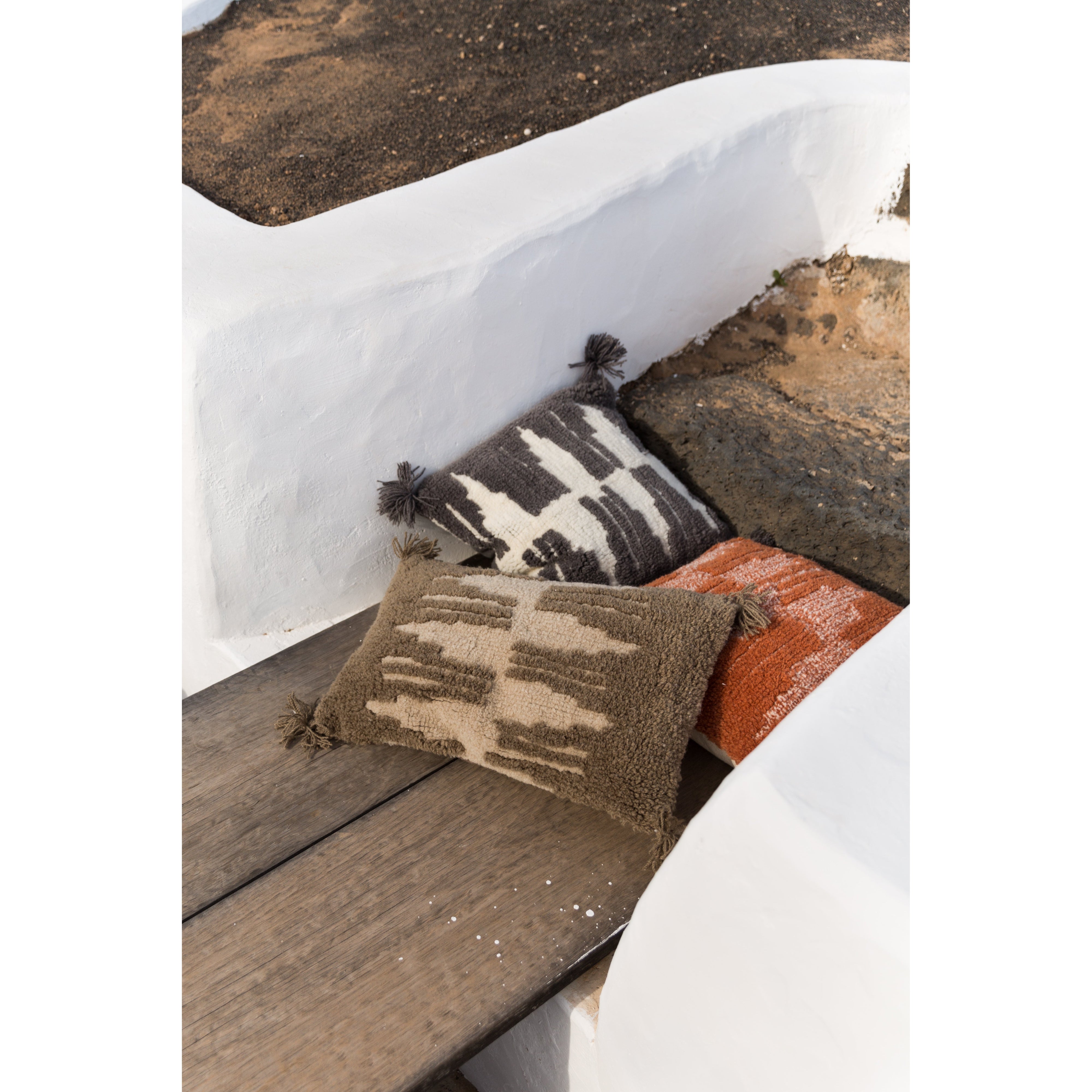 Nomad Zagros Charcoal Natural Cushion、mySite、gigharbornorthrealestate
