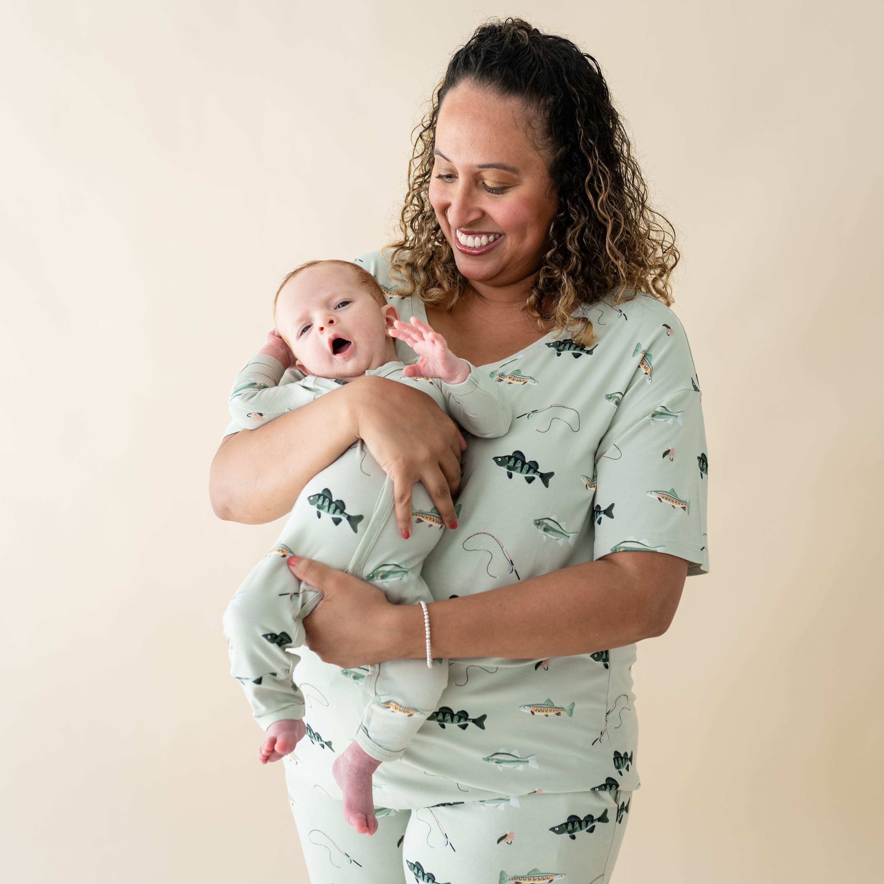  Women's Relaxed Fit V-Neck in Fishing、mySite、layawaytickets