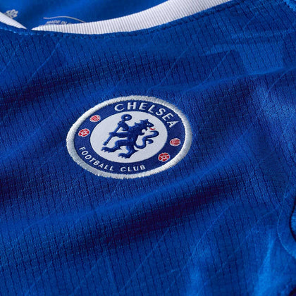 Nike Chelsea F.C. 2025/26 Home Kids 3-Piece Kit - Close up