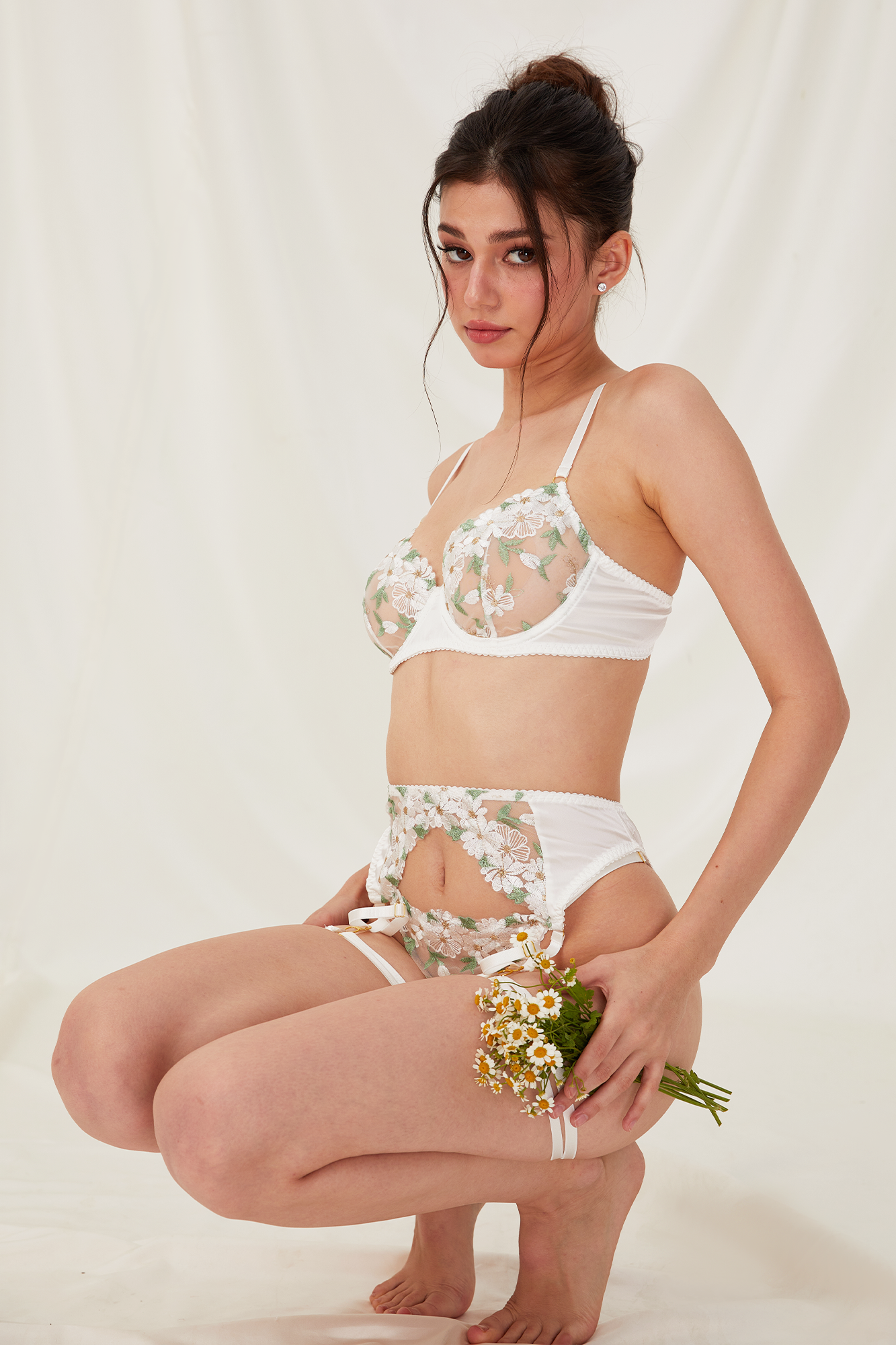 White Floral Embroidered Lingerie、mySite、bengalsvssteelers