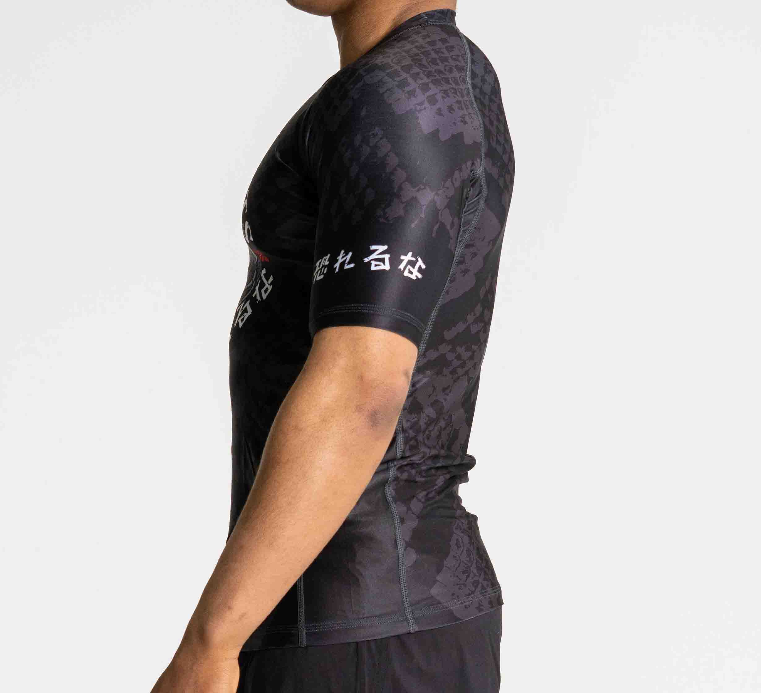 Oni vs. Anaconda Short Sleeve Rashguard Black、mySite、gigharbornorthrealestate