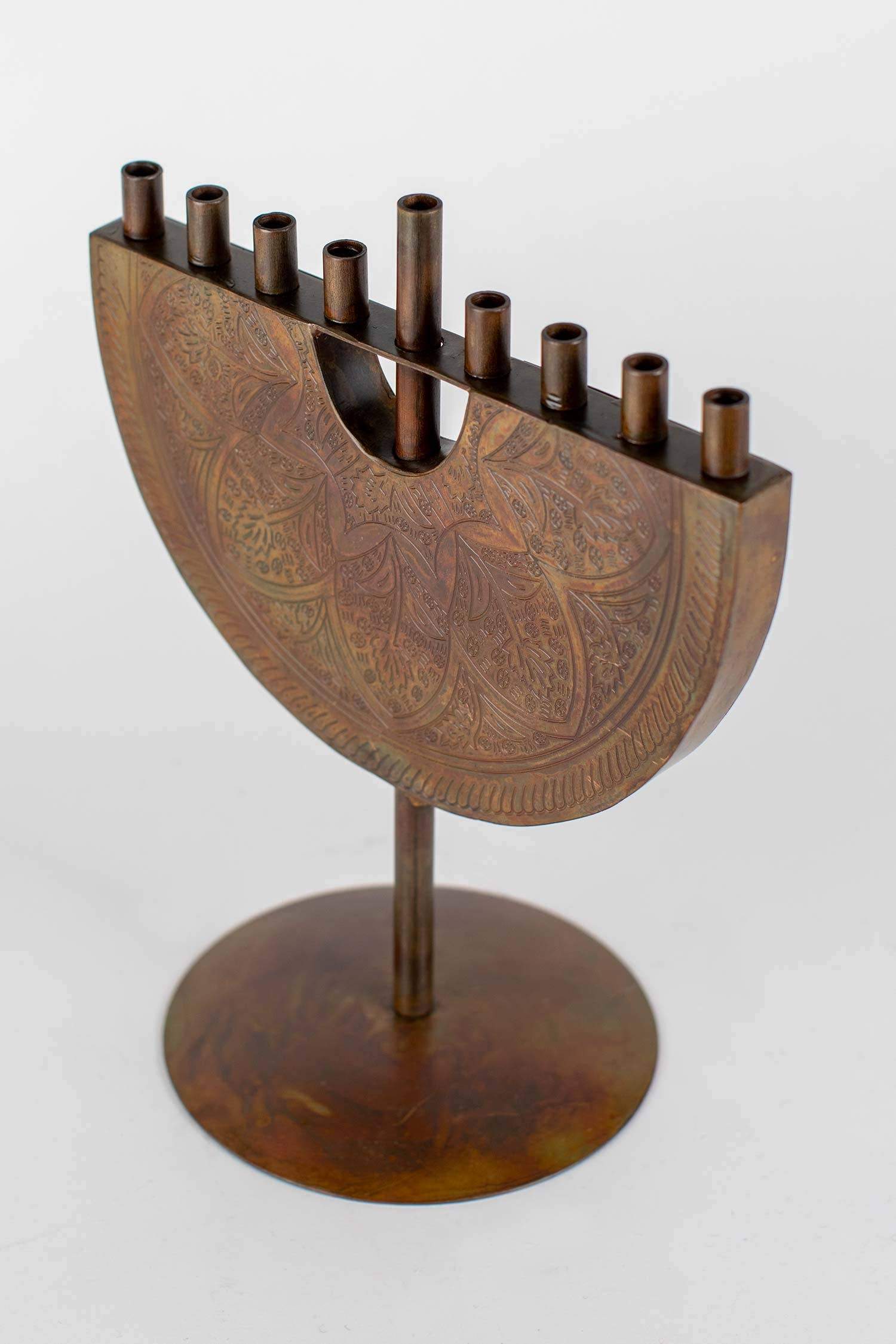 Engraved Iron Menorah、mySite、topwebapps