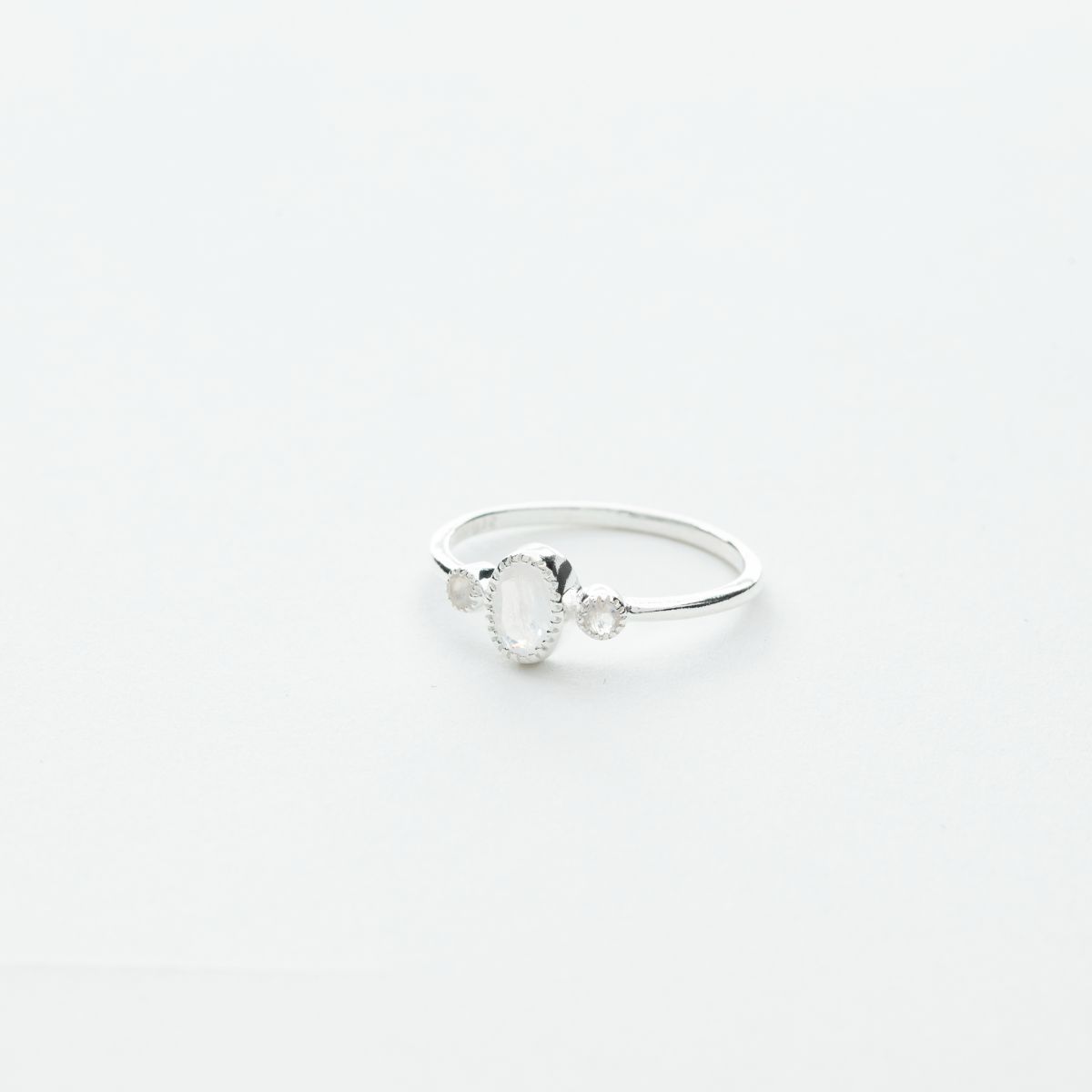 3 Stone Oval Ring in Silver、mySite、topwebapps