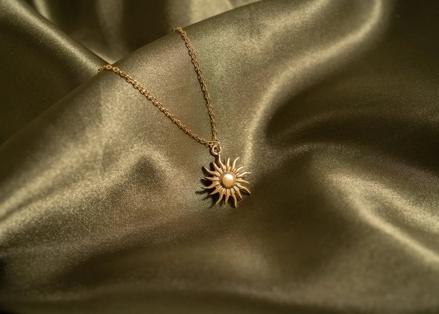 18K Gold PVD Stainless Steel Mystic Sun Charm / PDL0116、mySite、dreamappss