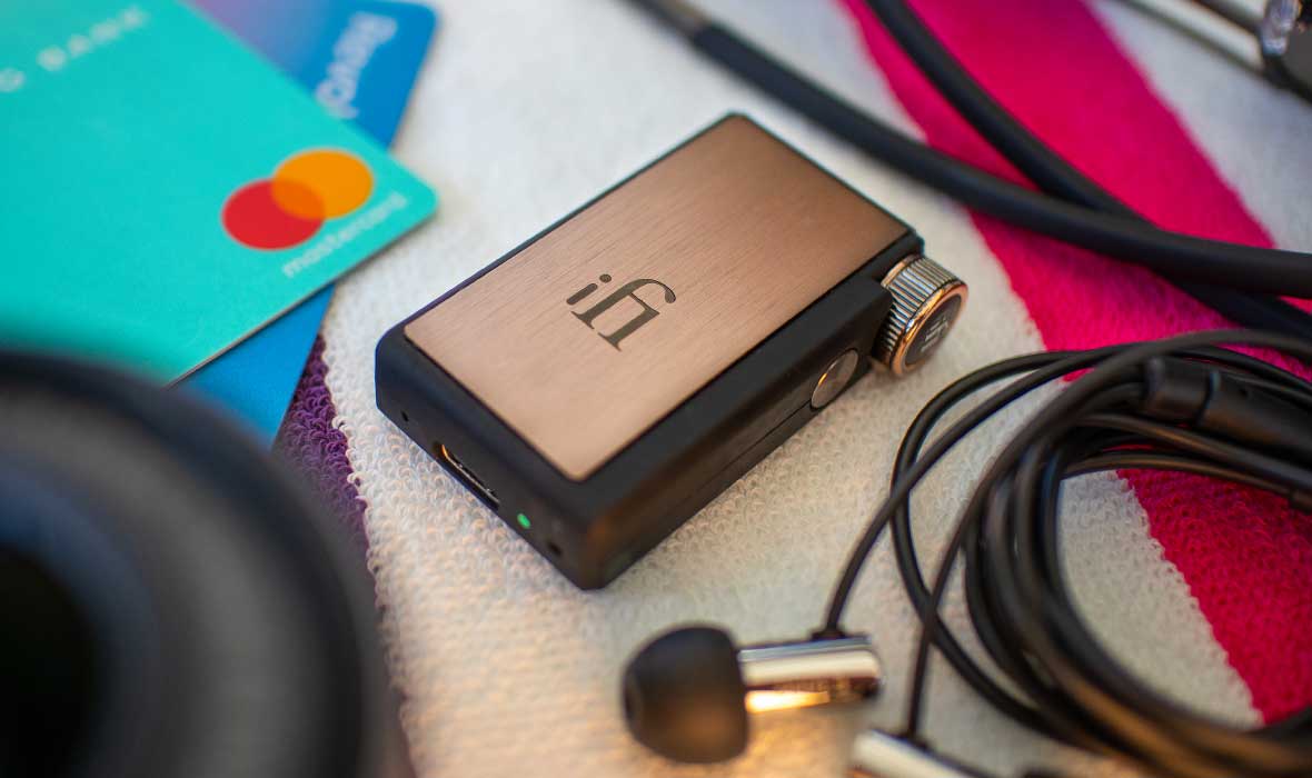 Headphone-Zone-iFi-Audio-GO-blu