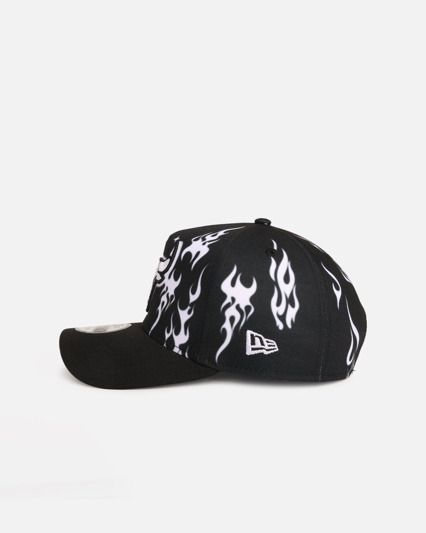 New Era Chicago Bulls 'Crown Flames' 9OFRTY A-Frame Snapback Black/White、mySite、zt4zffjzw