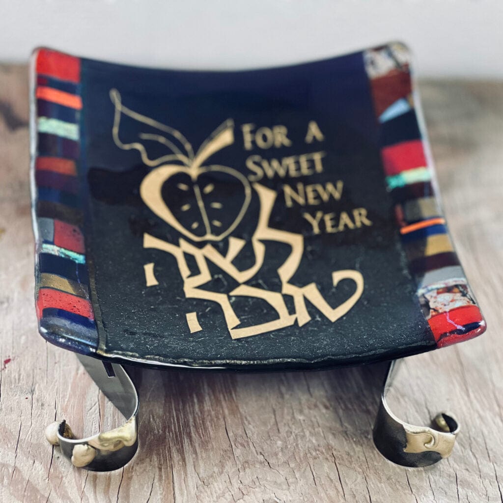 Vintage Glass Apple Dish by Gary Rosenthal、mySite、topwebapps