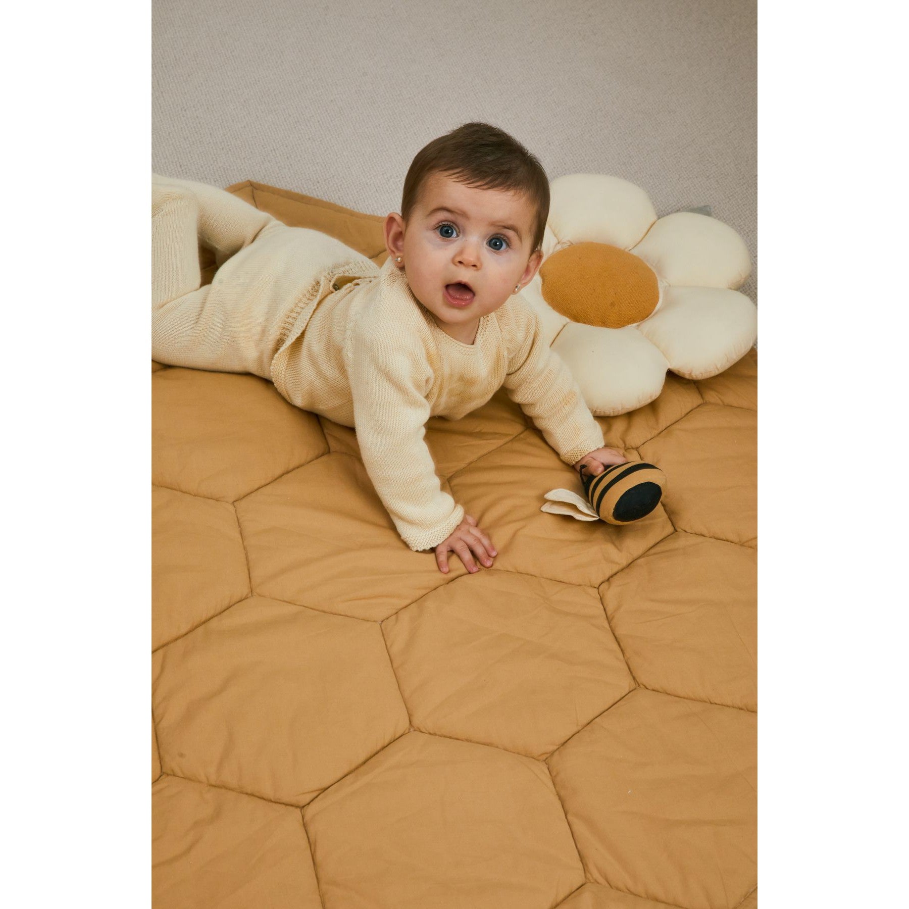 Planet Bee Honeycomb Playmat、mySite、gigharbornorthrealestate