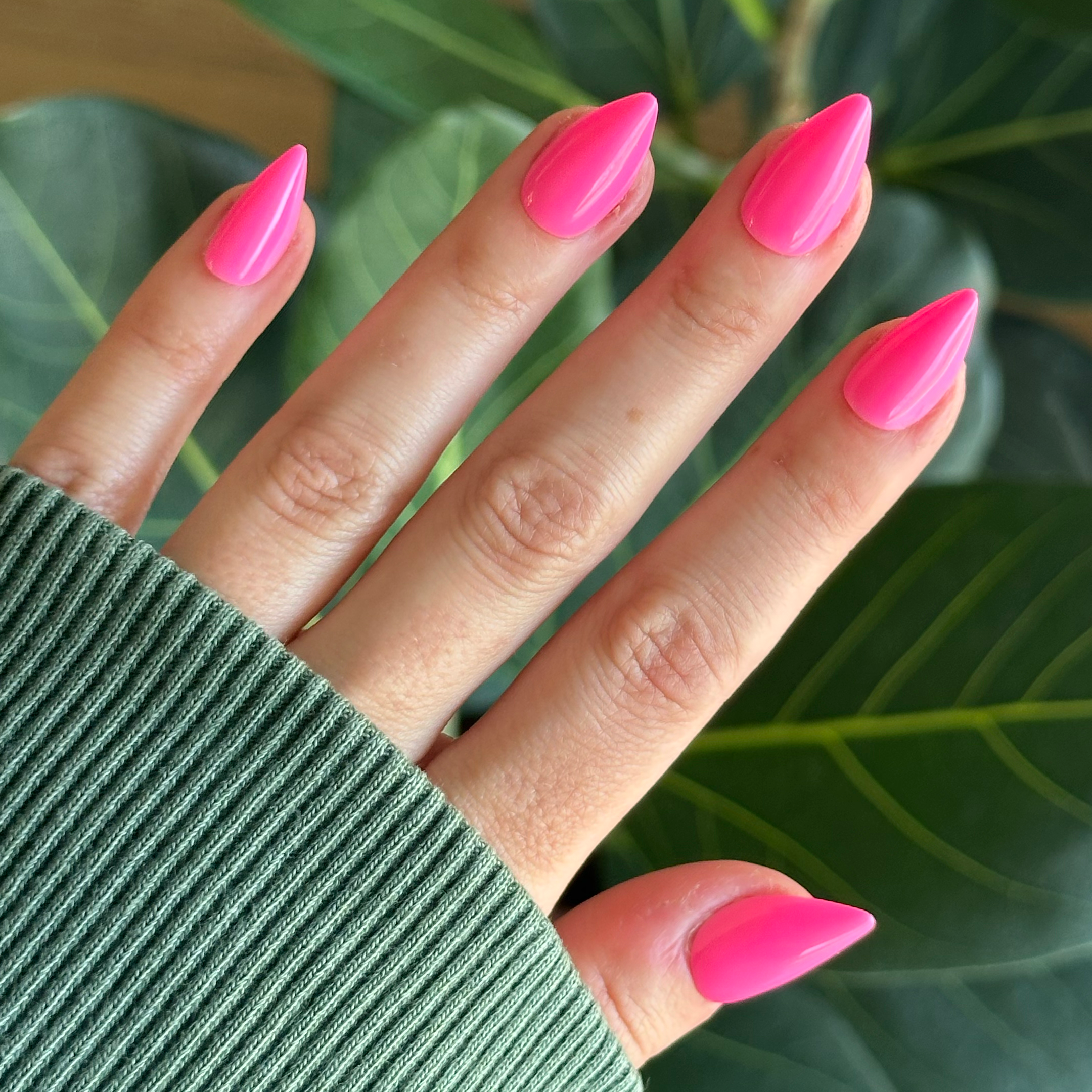 Neon Flamingo - Press-On | Medium | Stiletto、mySite、solidvoid