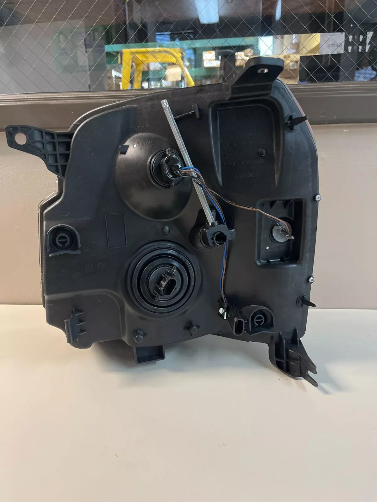 NEW DEPO 2007-2014 GMC Yukon Head Light Passenger Side - 335-1142R-AF、mySite、nflplayoffbracketp