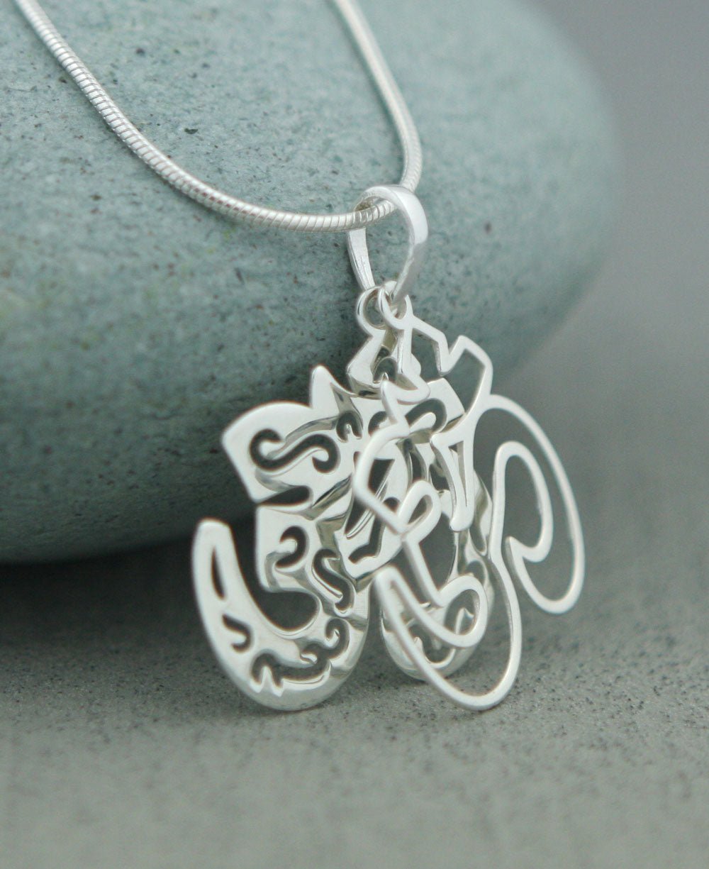 Silver Om Pendant in Layered Style、mySite、topwebapps