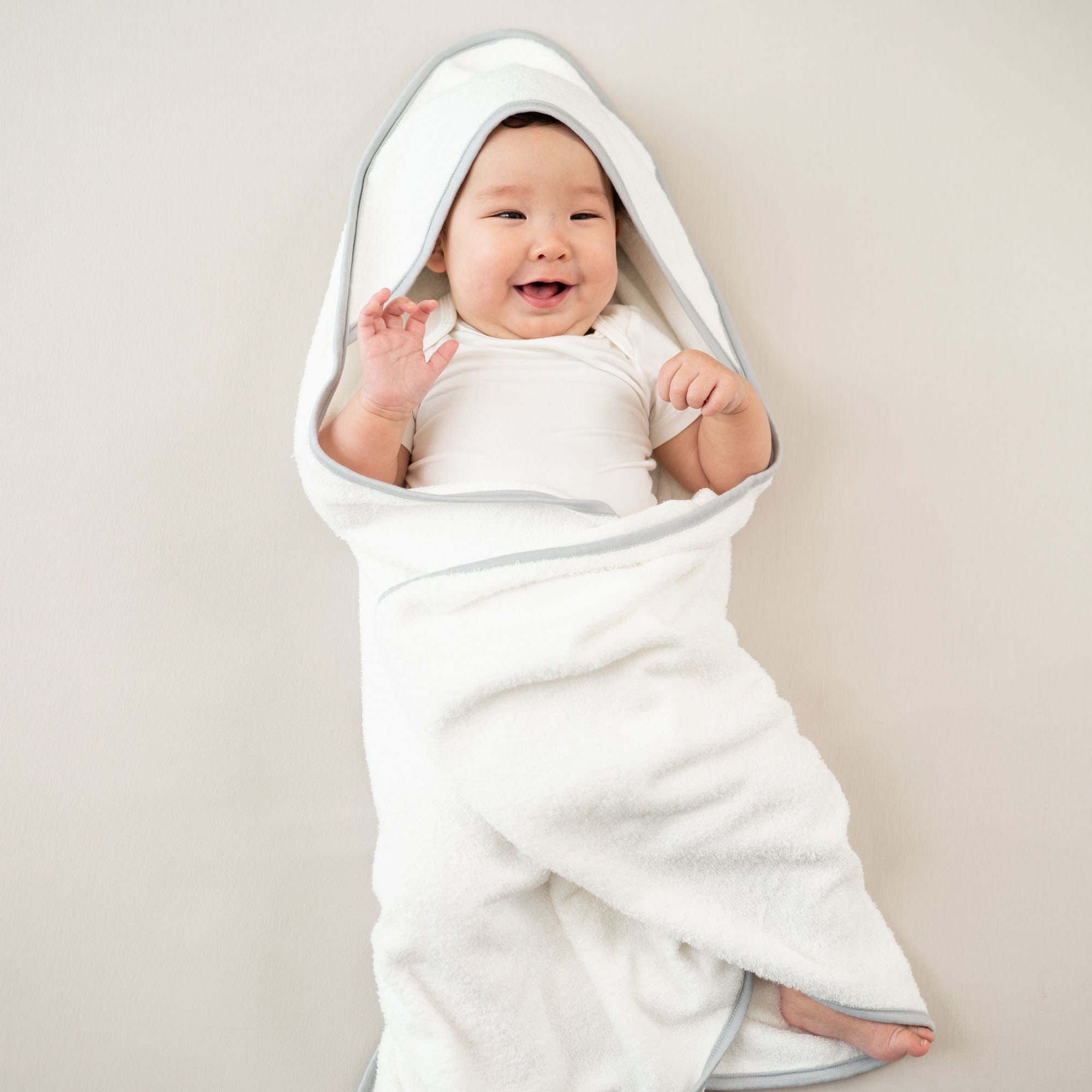  Hooded Bath Towel in Cloud with Storm Trim、mySite、layawaytickets