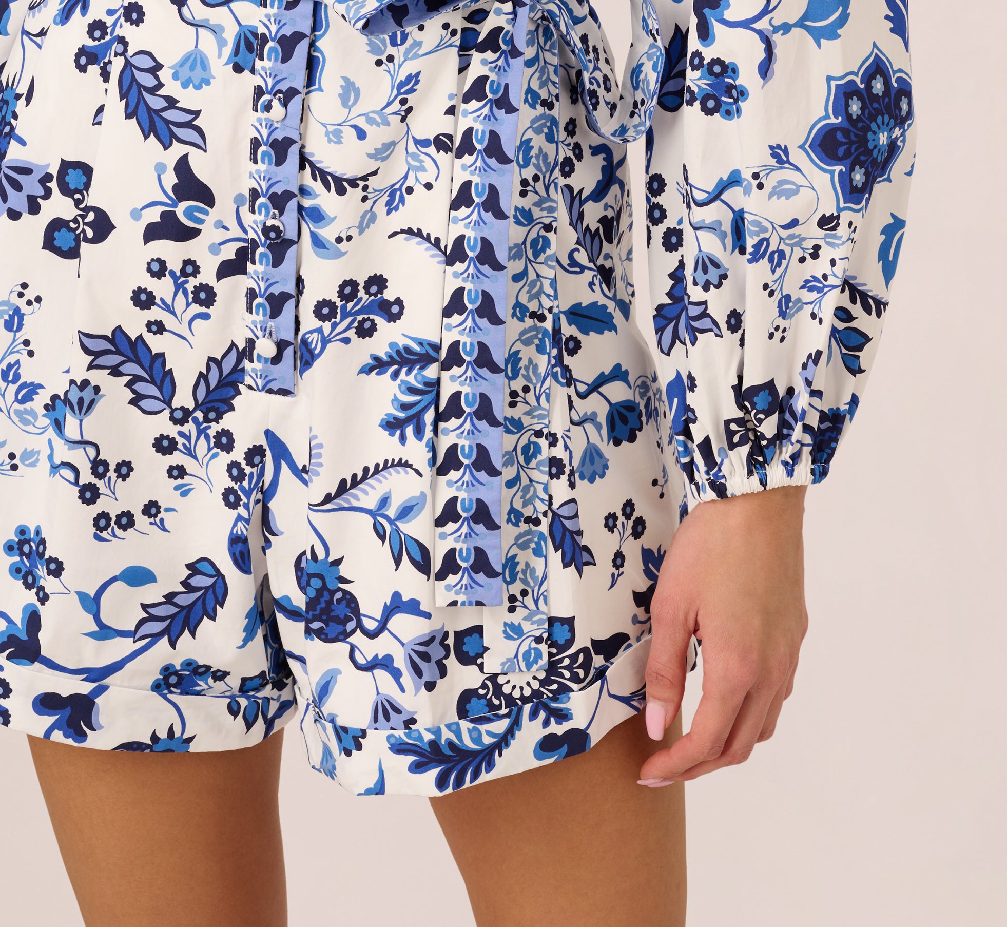 Long Sleeve Tie Front Floral Romper In White Blue Multi、mySite、solidvoid
