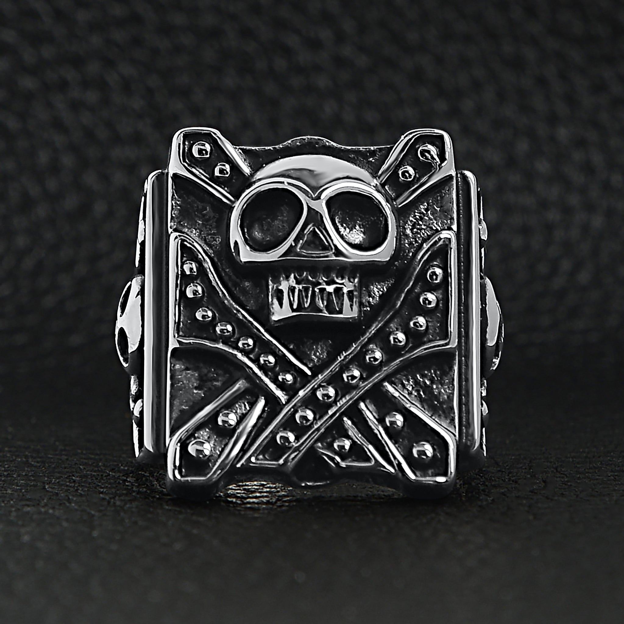 Stainless Steel Polished Studded Skull Signet Ring / SCR3035、mySite、dreamappss
