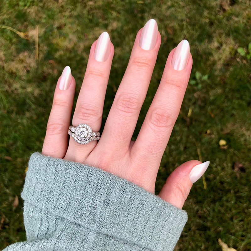 Girl With The Pearl Nail Polish - Press On | Medium | Almond、mySite、solidvoid