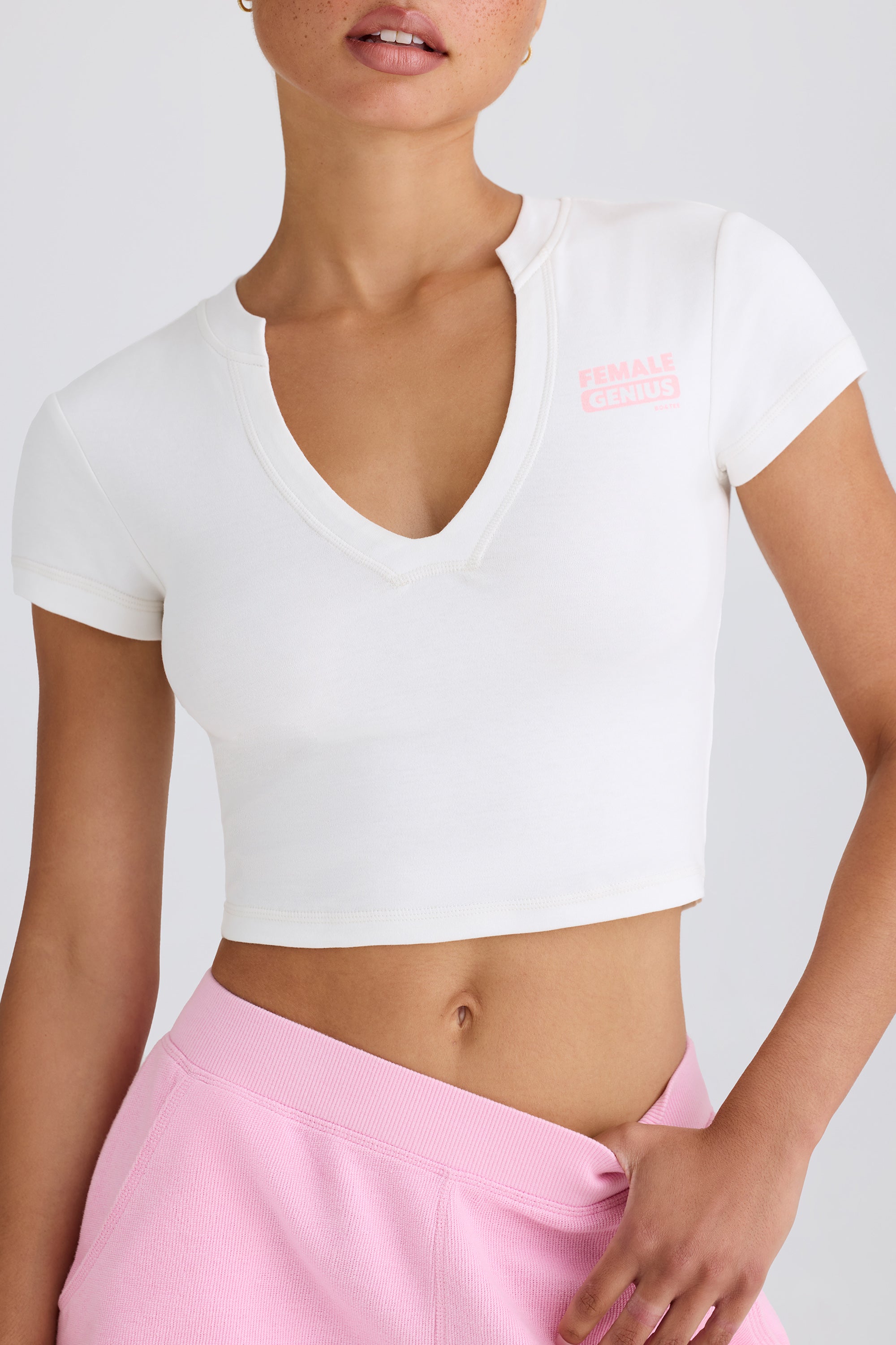 Graphic-Print Cropped T-Shirt in White、mySite、solidvoid