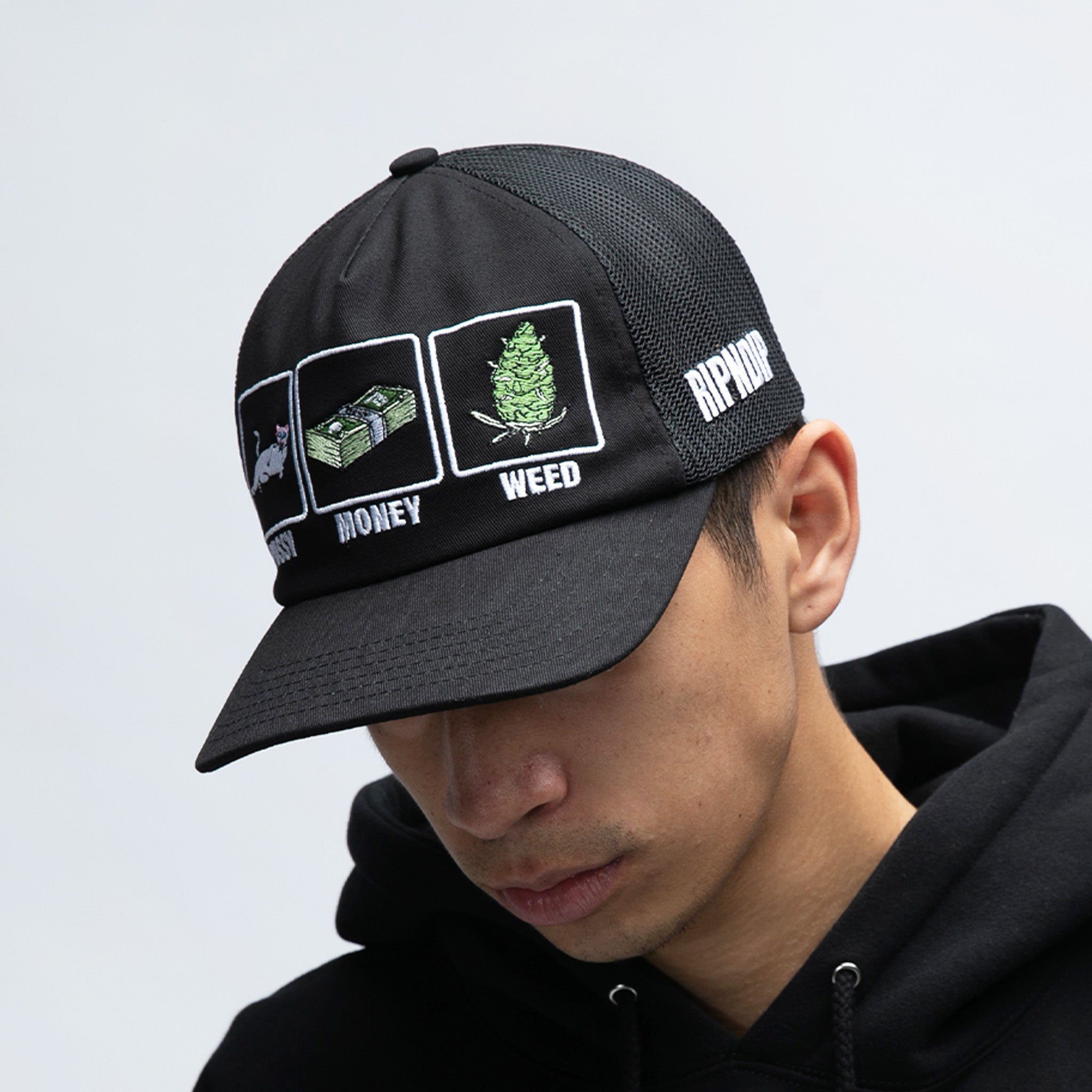 Pussy Money Weed Trucker Hat (Black)、mySite、merchandisen