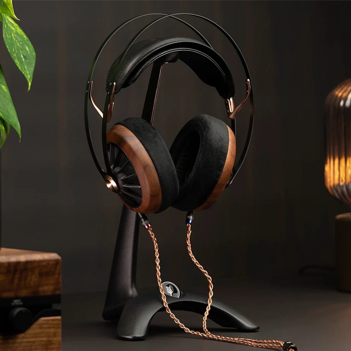  Meze - Manta Headphone Stand、mySite、merchandisen
