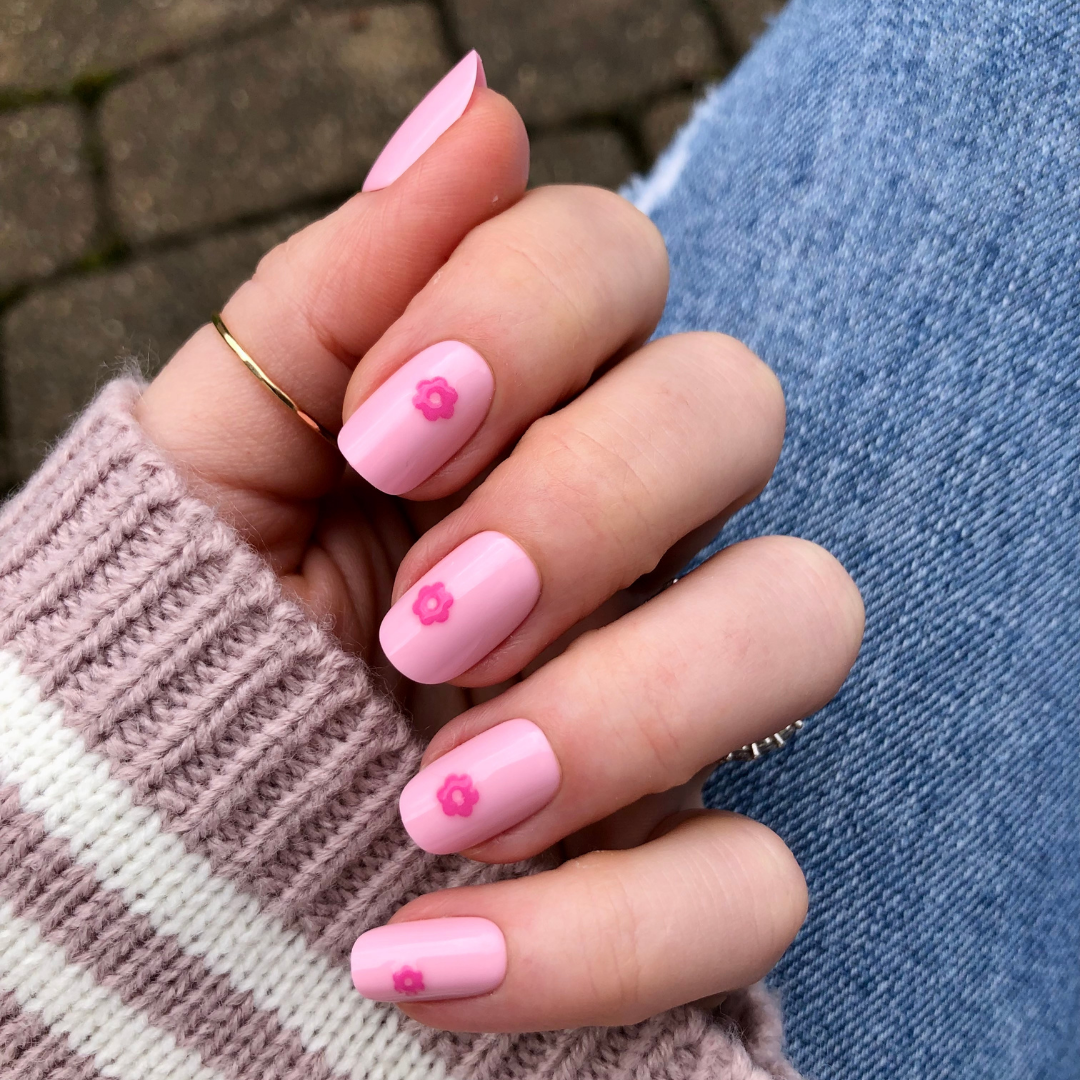 Puffy Daisy - Press-On | Short | Squoval、mySite、solidvoid