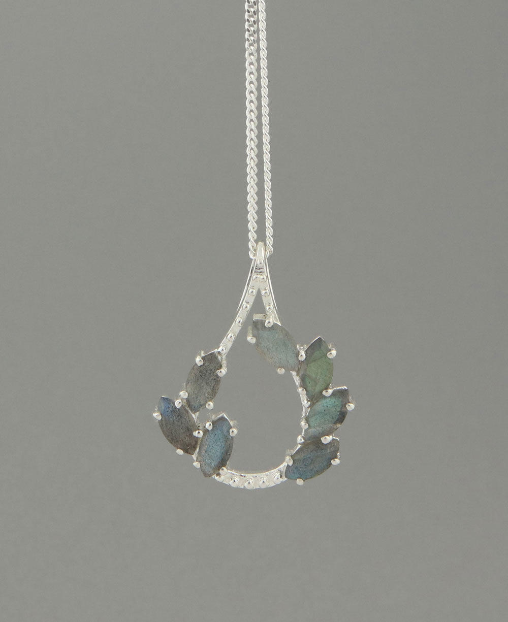 Sterling Silver Labradorite Gemstone Vine Pendant、mySite、topwebapps