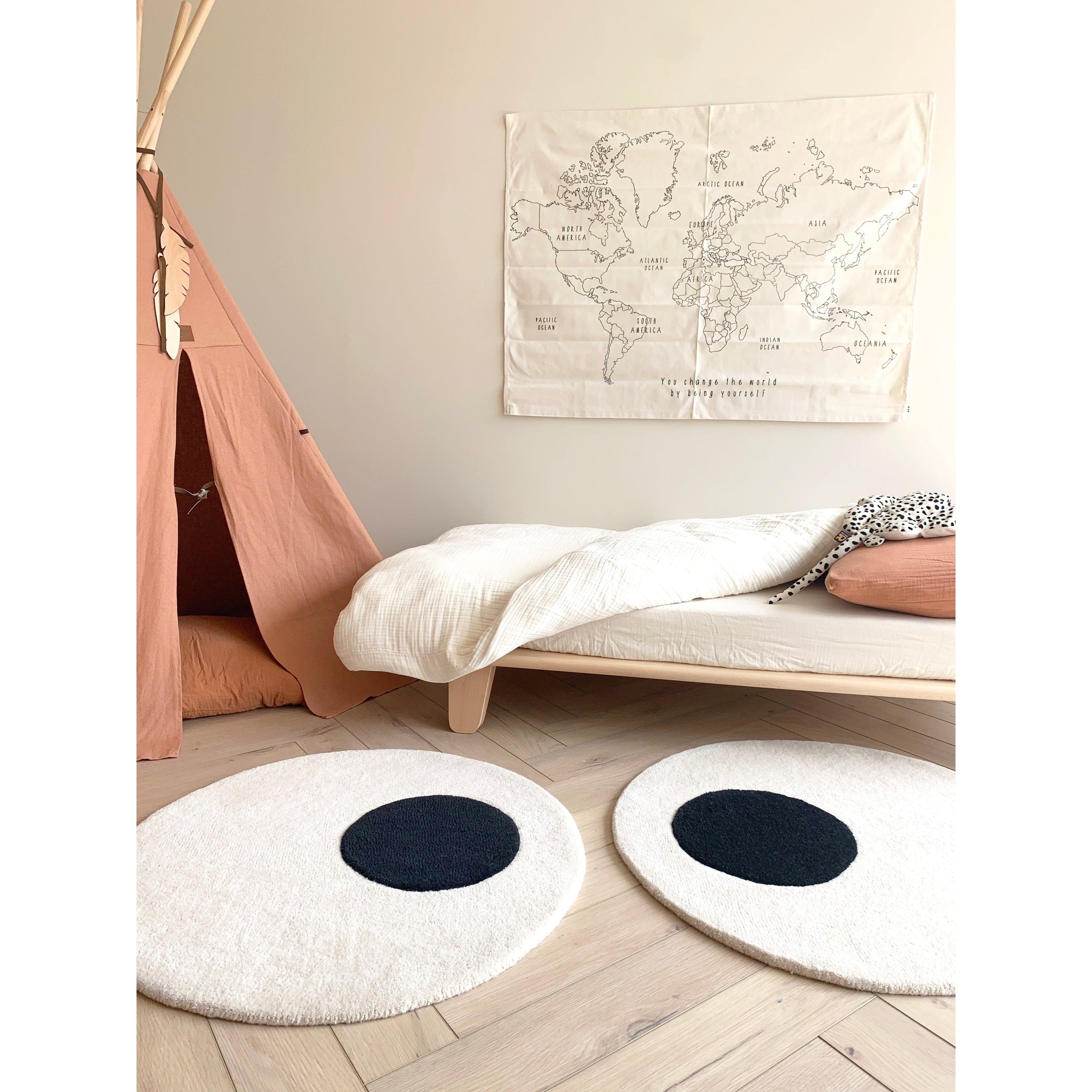 Eyes Area Rug、mySite、gigharbornorthrealestate