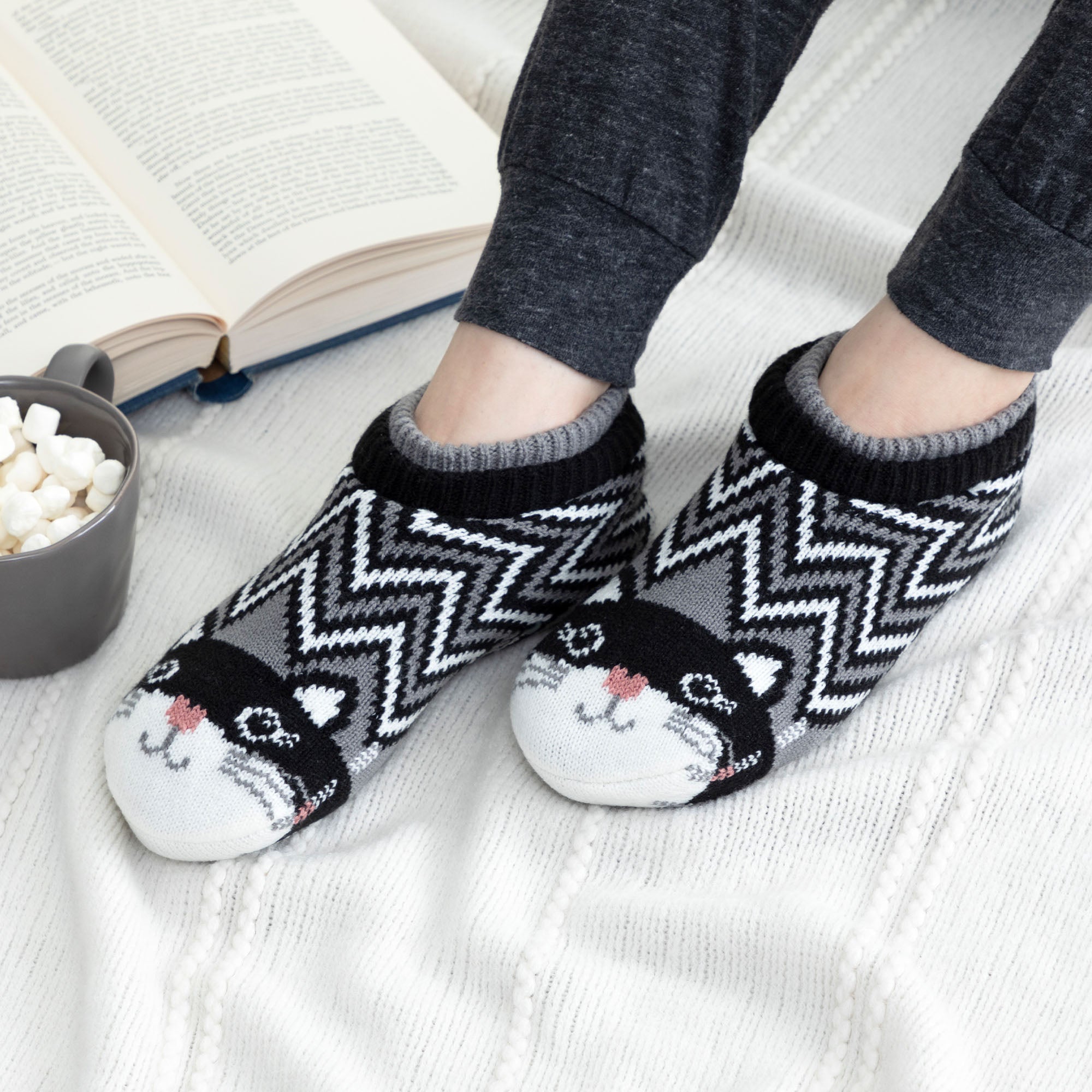 Charming Critter Cuffed Slipper Socks、mySite、camillekostekn