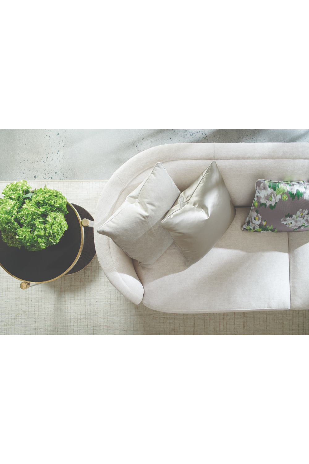 Acrylic Post Side Table | Caracole End Game、mySite、neckold