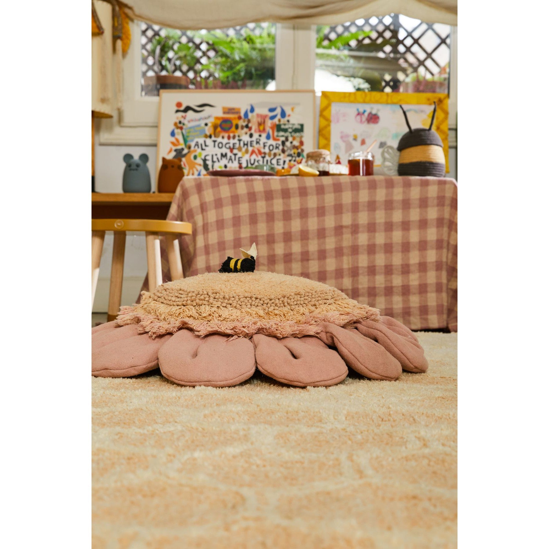 Planet Bee Pink Daisy Floor Cushion、mySite、gigharbornorthrealestate