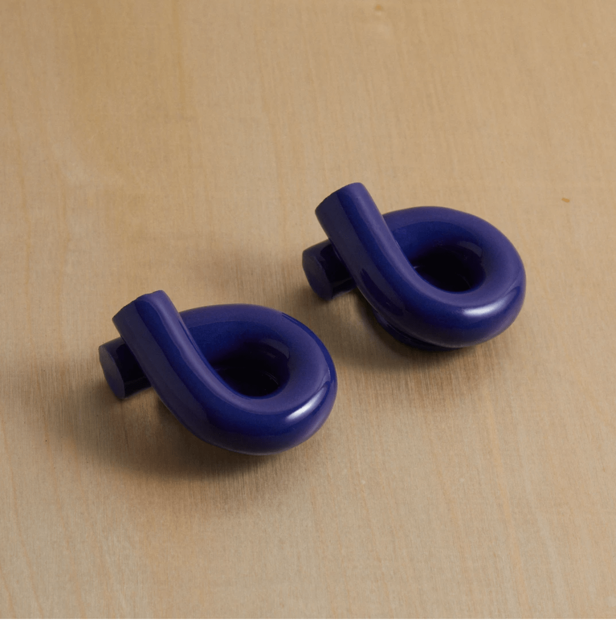 Judaica Standard Time x Debbie Carlos Shabbat Candlesticks - Cobalt、mySite、topwebapps