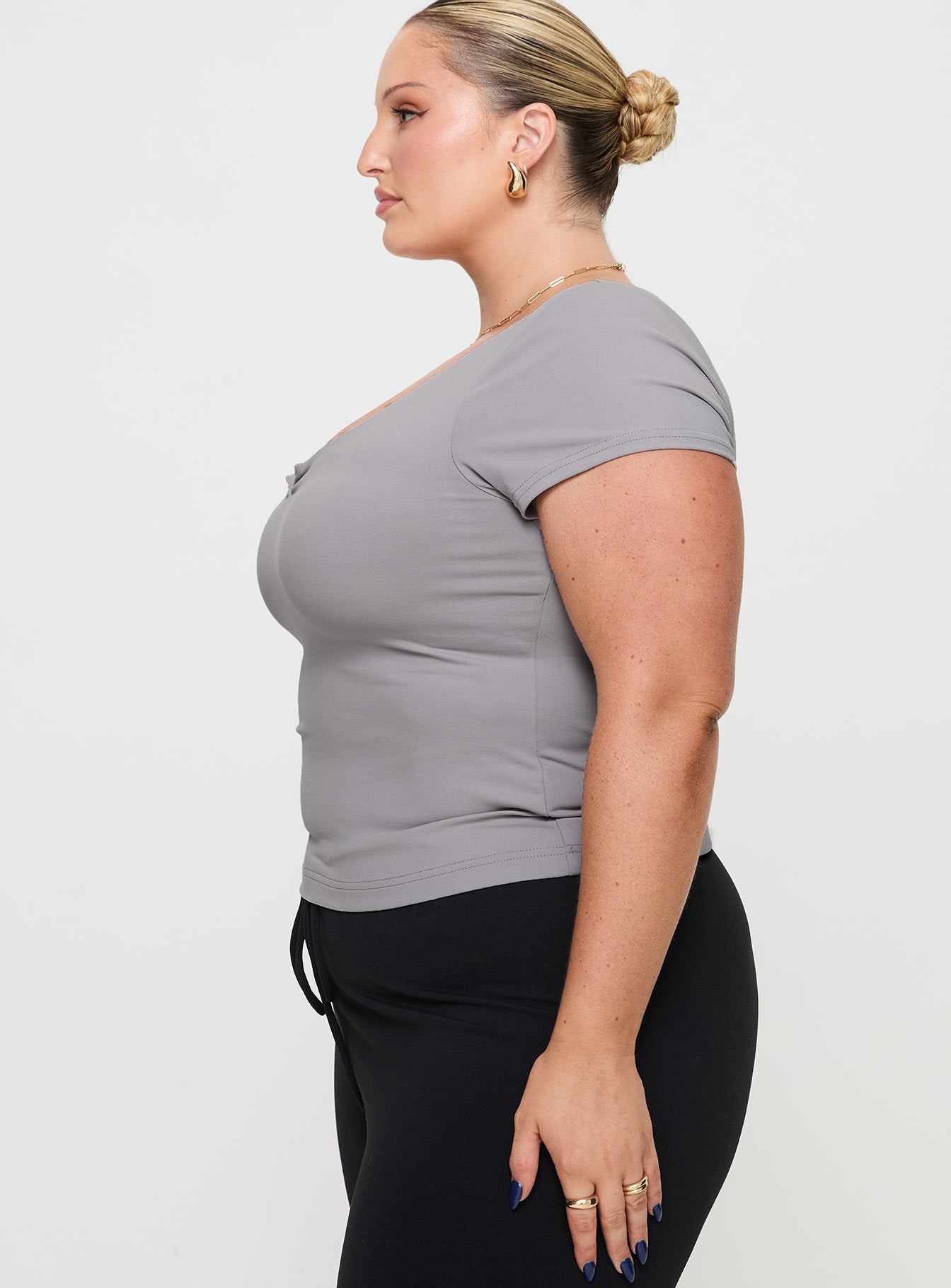 Serenie Top Grey Curve、mySite、solidvoid