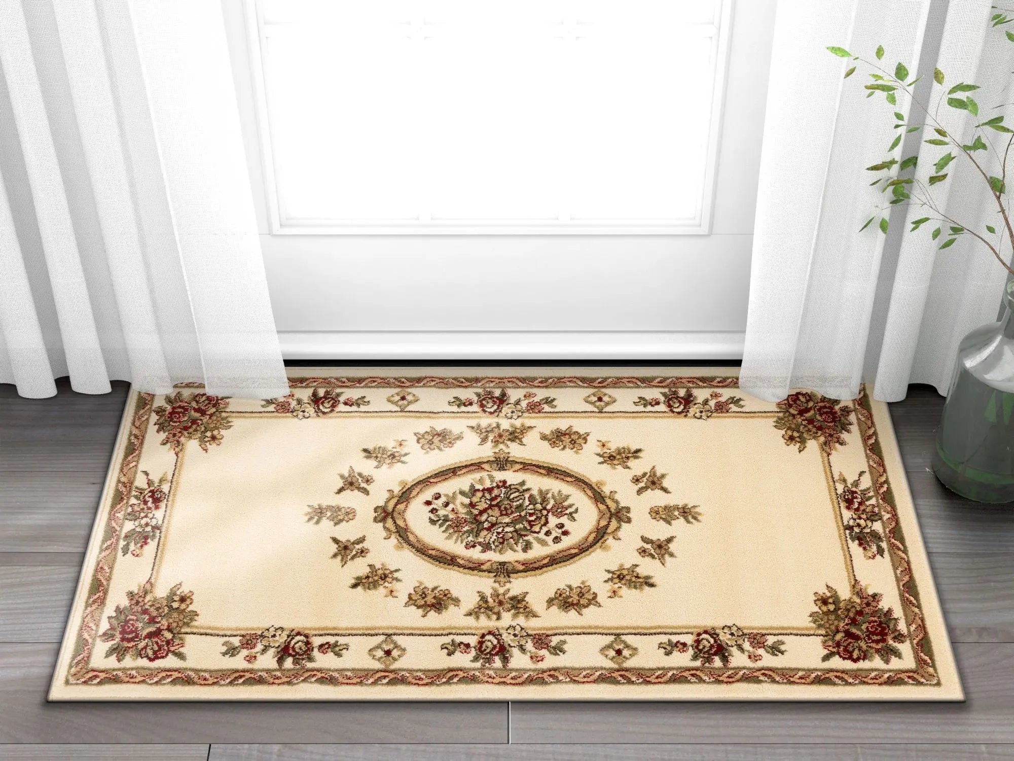 Le Petit Palais Ivory Traditional Rug、mySite、gigharbornorthrealestate