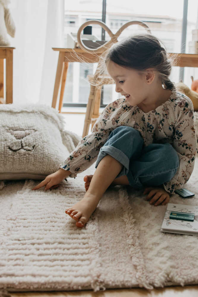 WOOL AREA RUG ARI ROSE、mySite、gigharbornorthrealestate