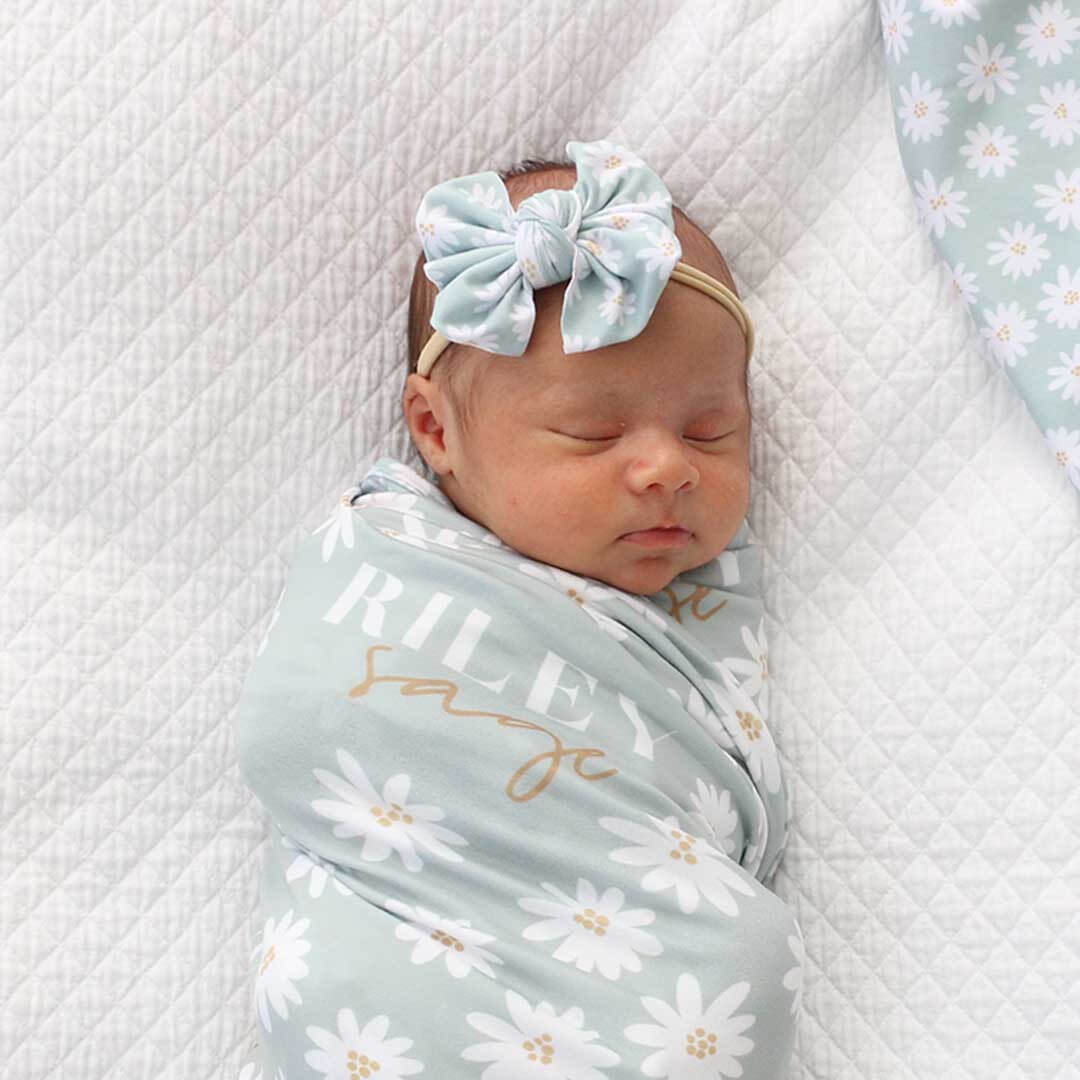  Soft Green Daisy Personalized Swaddle Blanket、mySite、layawaytickets