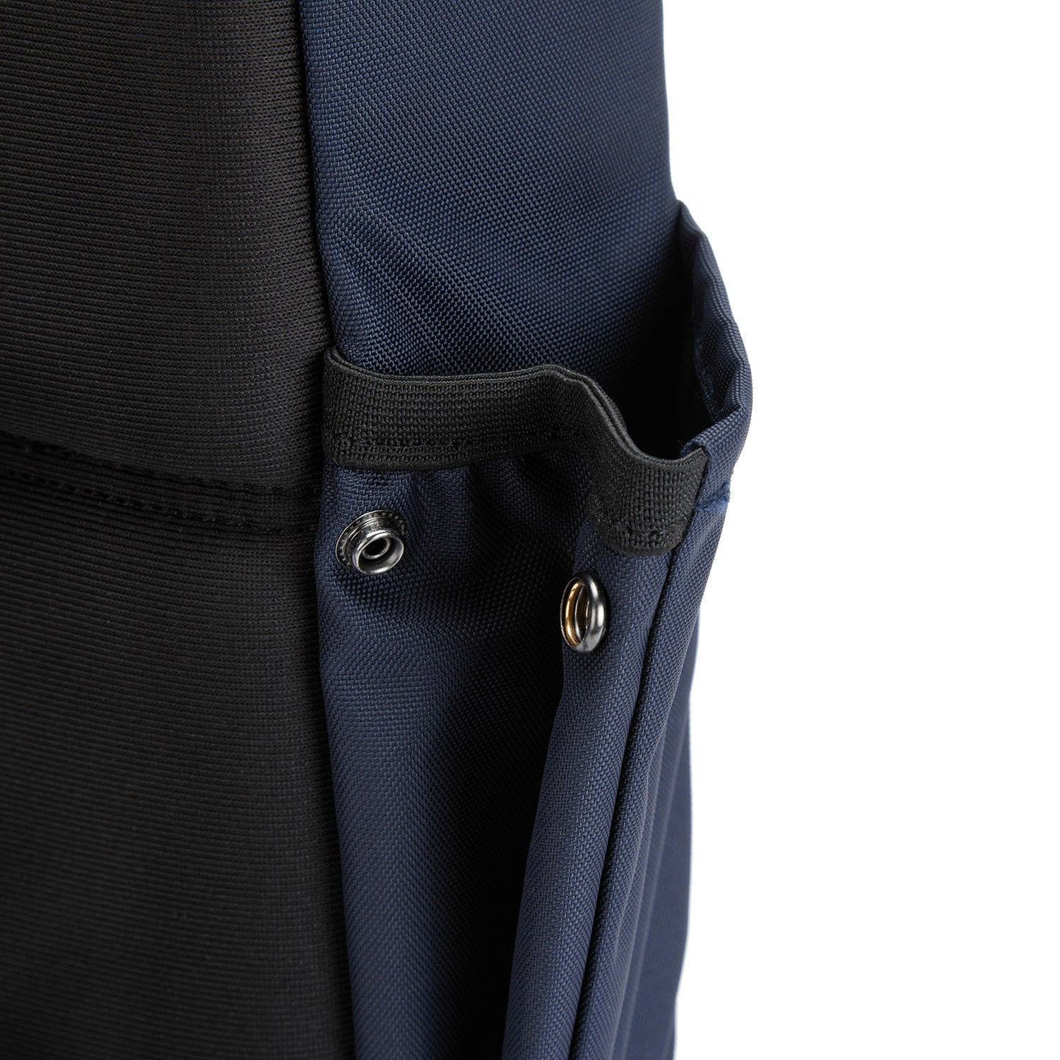 Pacsafe® V anti-theft Commuter Backpack (Fits 13 / 16 Laptop)、mySite、garagedoors4me