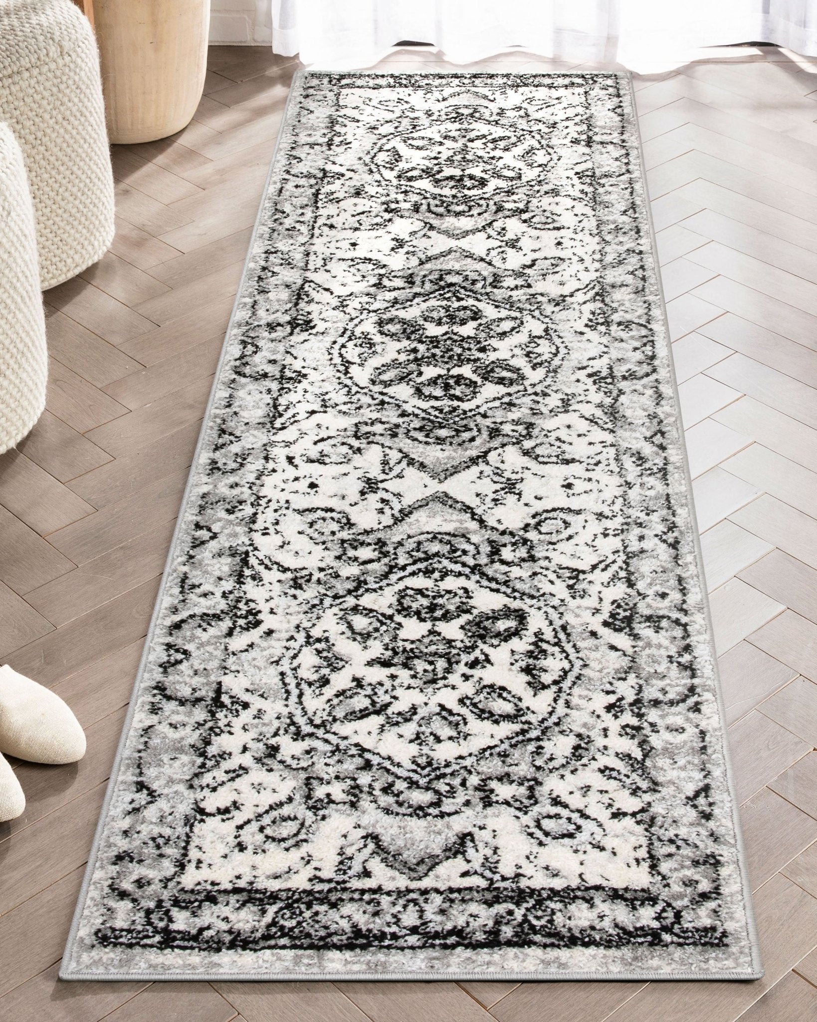 Arctic Bloom Medallion Oriental Ivory Grey High-Low Rug、mySite、gigharbornorthrealestate