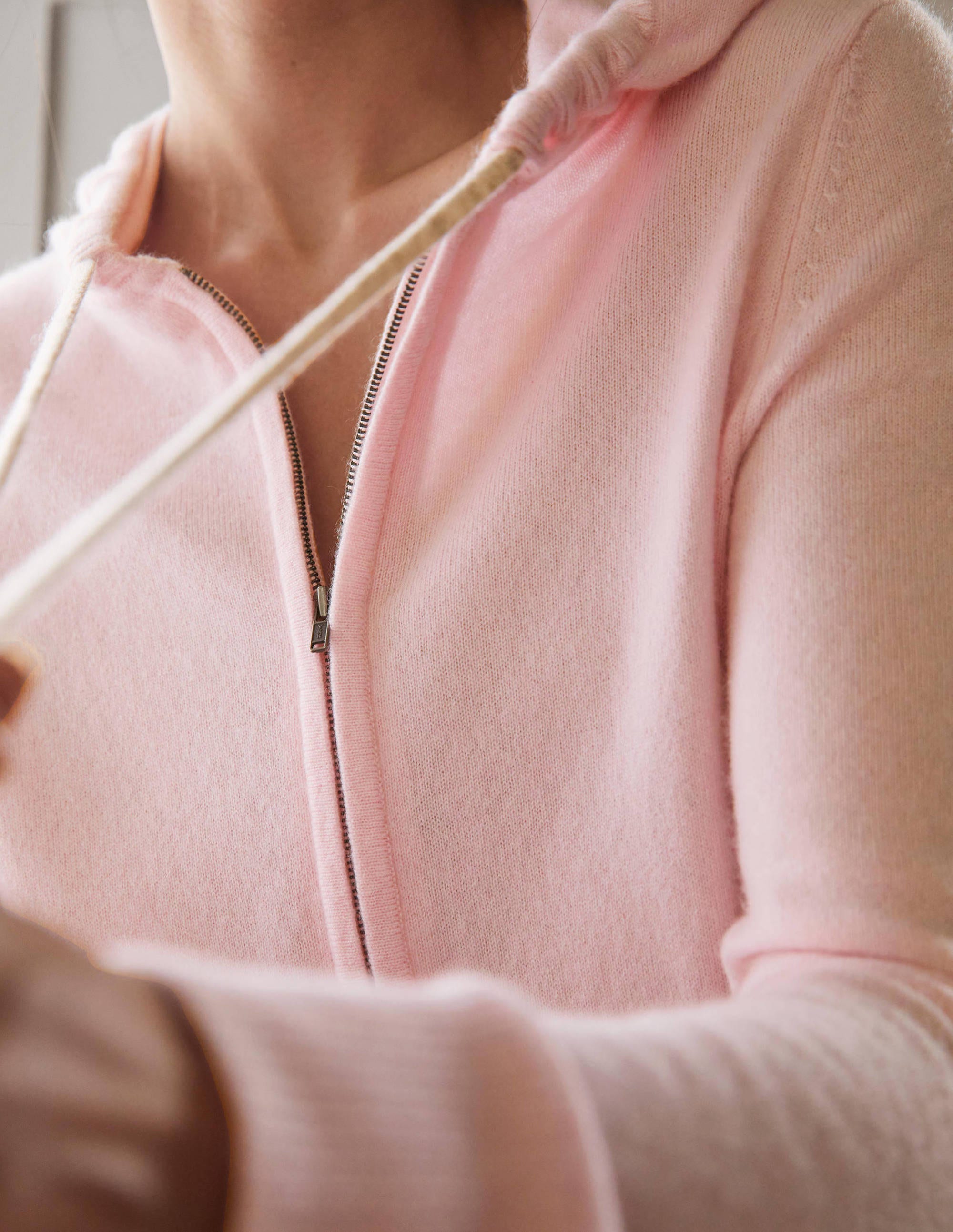 Cashmere Zip-up Hoodie-Morganite Milkshake、mySite、ashleygrahame