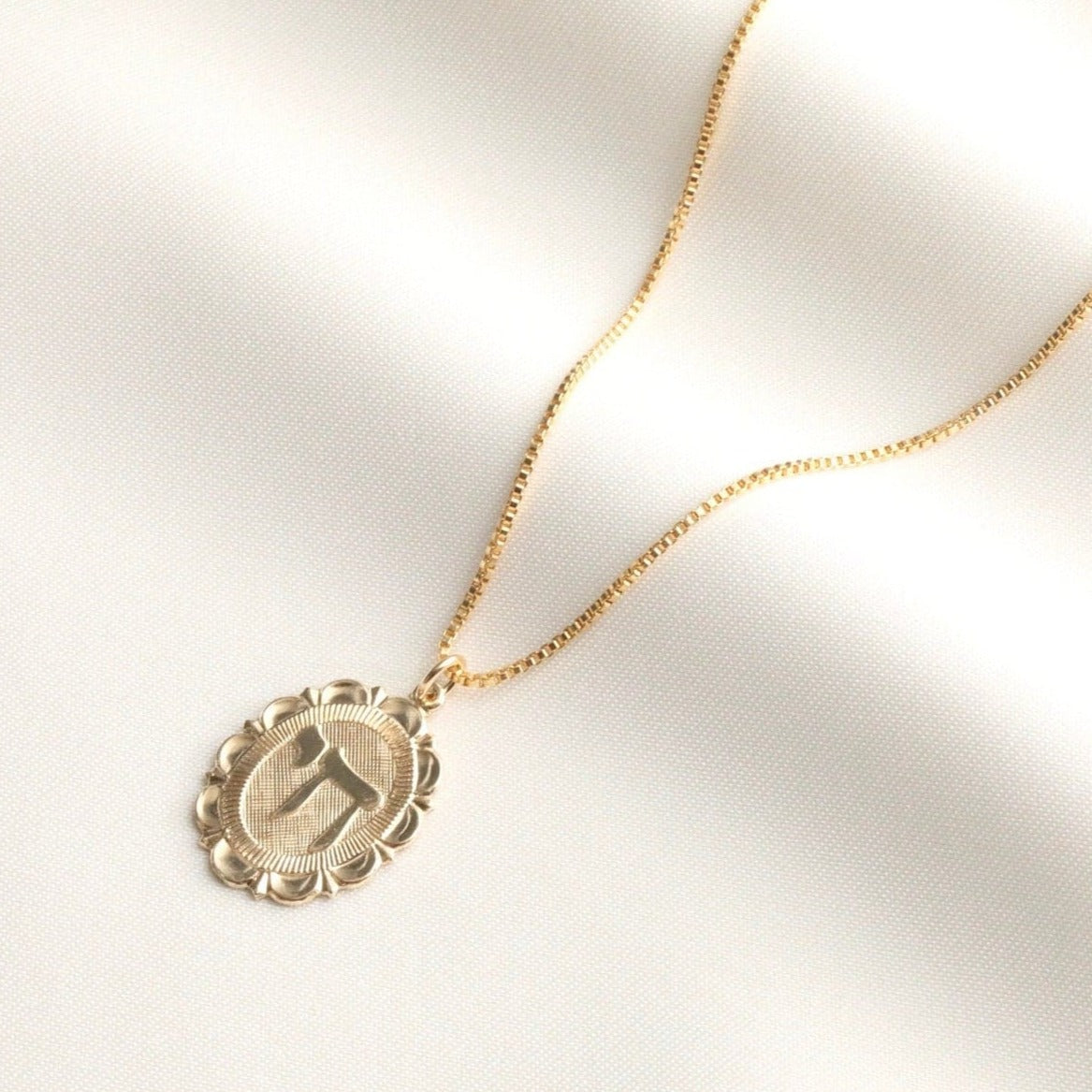 Chai Gold Medallion Necklace、mySite、topwebapps