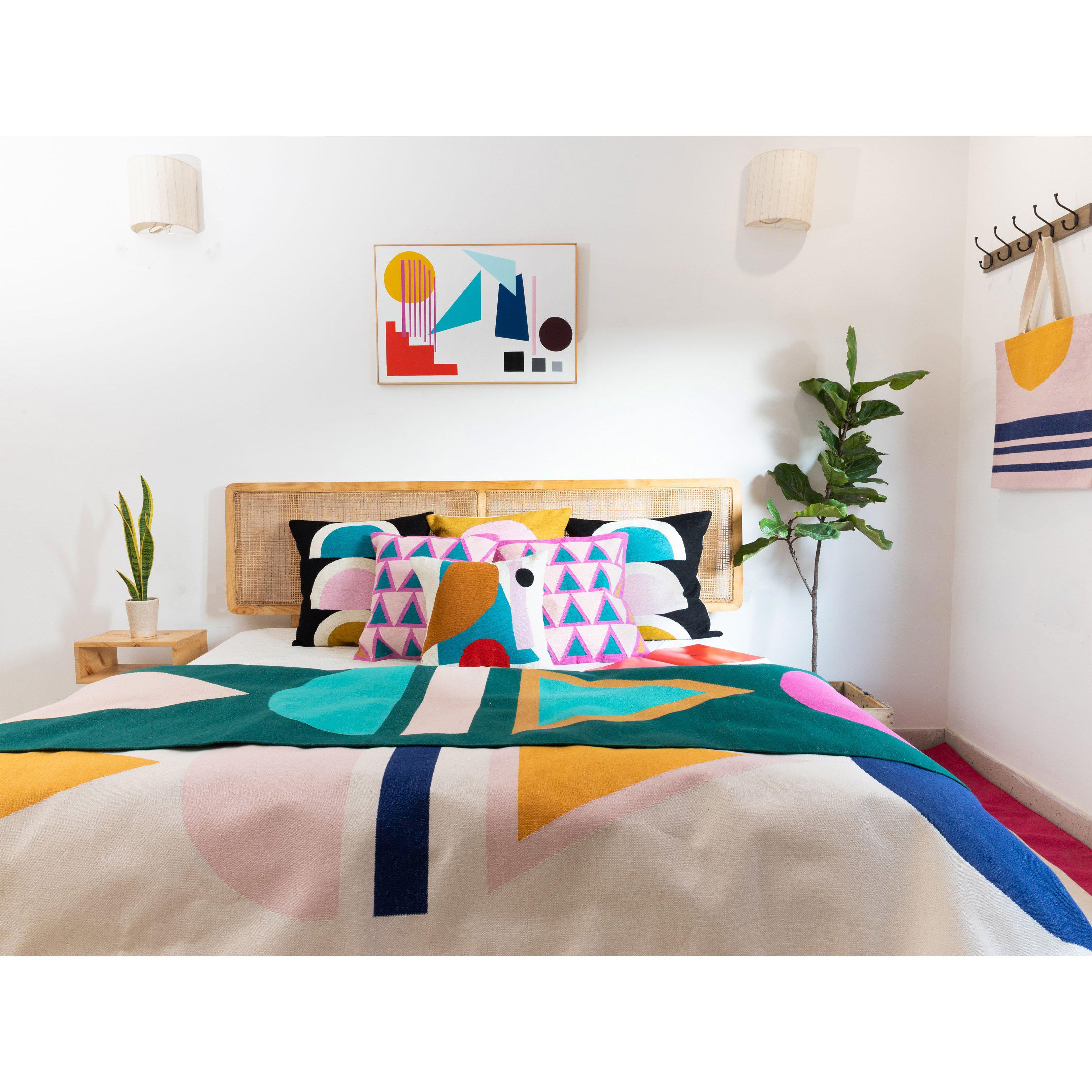 Viola Black Pillow、mySite、gigharbornorthrealestate