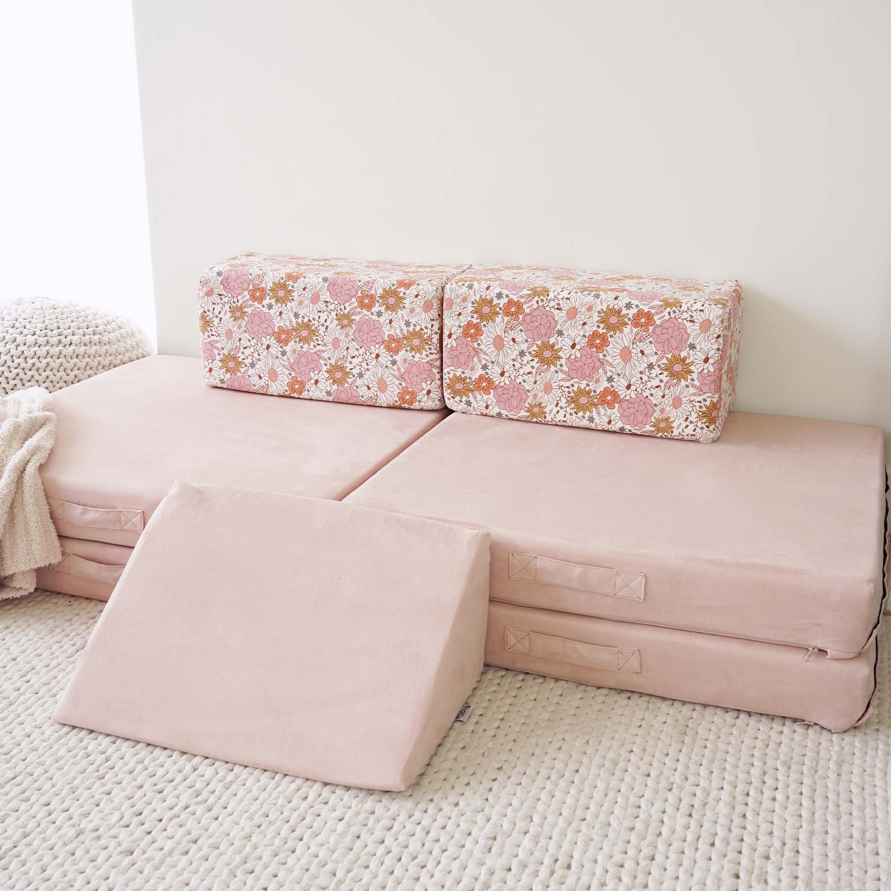  The Figgy Play Couch (7 pc) with Wedge X Caden Lane、mySite、layawaytickets