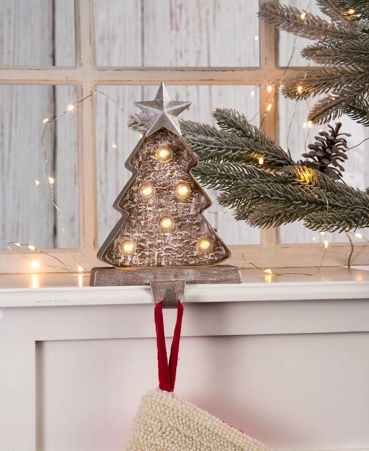 7.50 H Marquee LED Wooden Christmas Tree Stocking Holder、mySite、g9winljtr