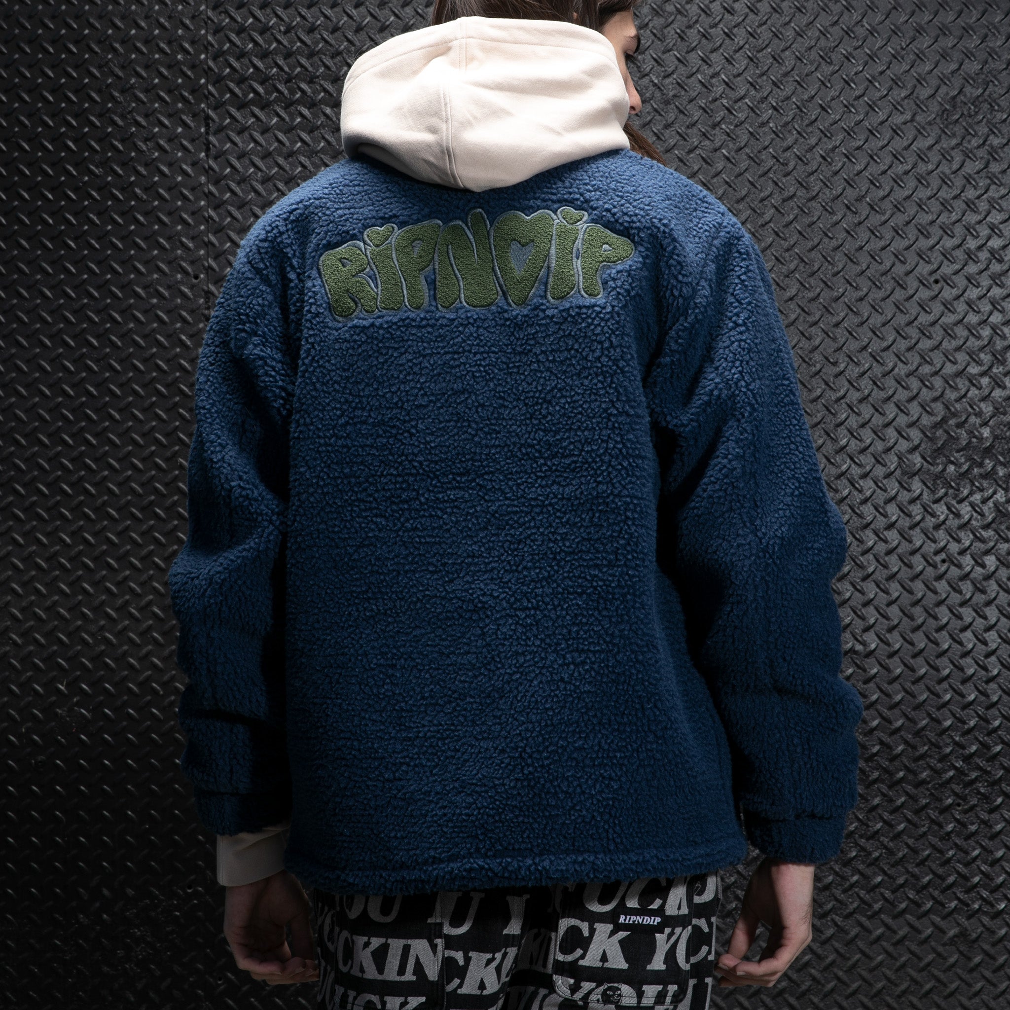 {product_title} - {shop_name}