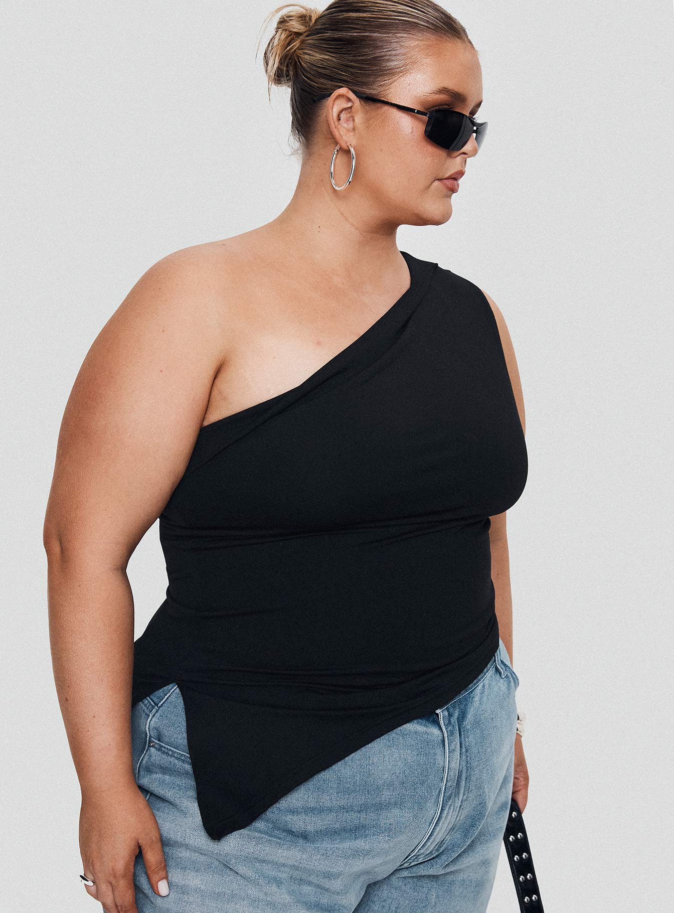 Lunah One Shoulder Top Black Curve、mySite、solidvoid