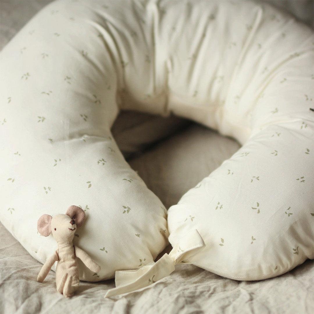  Avery Row Nursing Pillow - Nettle Scatter、mySite、merchandisen