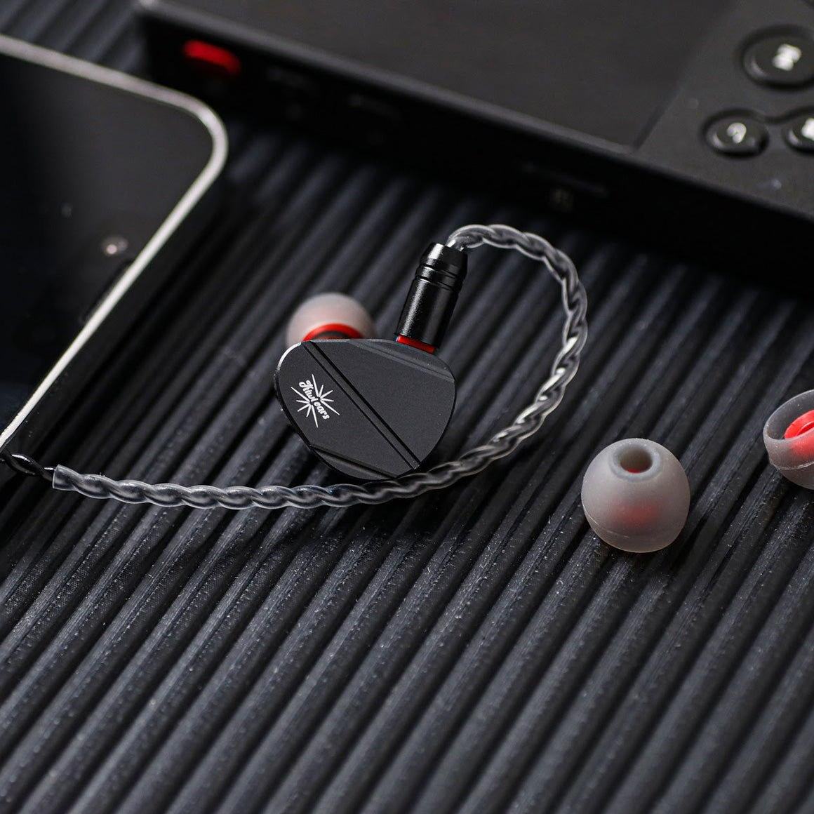  Kiwi Ears - Canta、mySite、merchandisen