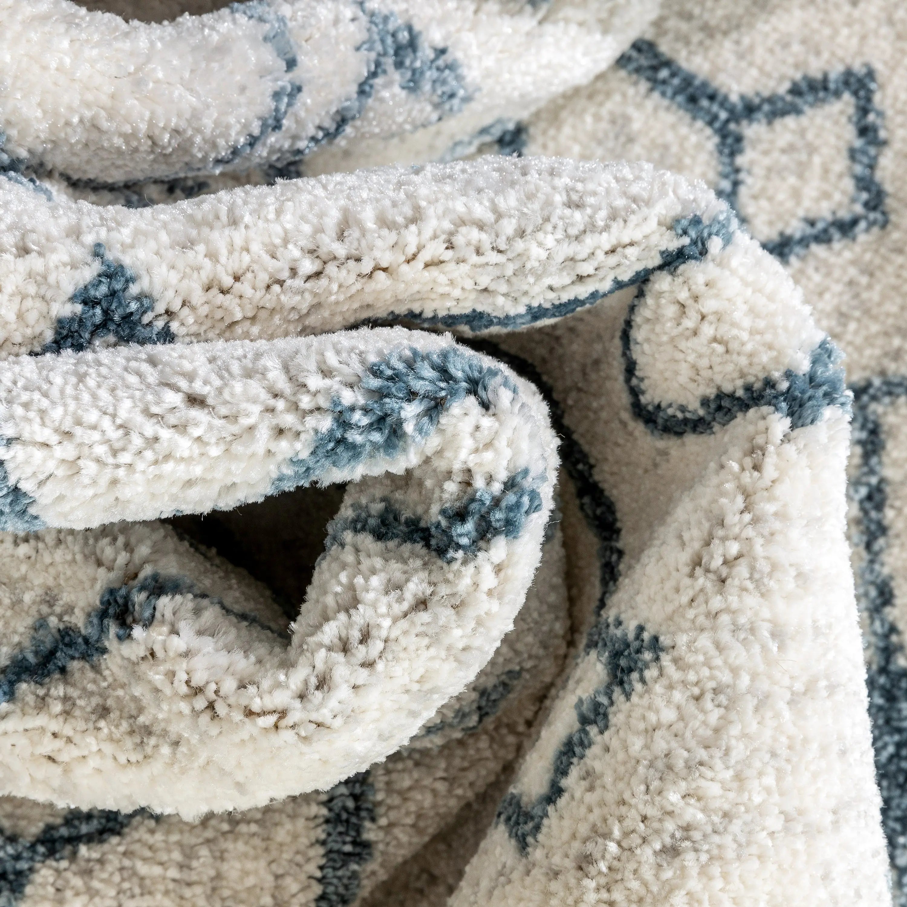 Transistora Nordic Tribal Trellis Pattern Light Blue Ivory Rug、mySite、gigharbornorthrealestate