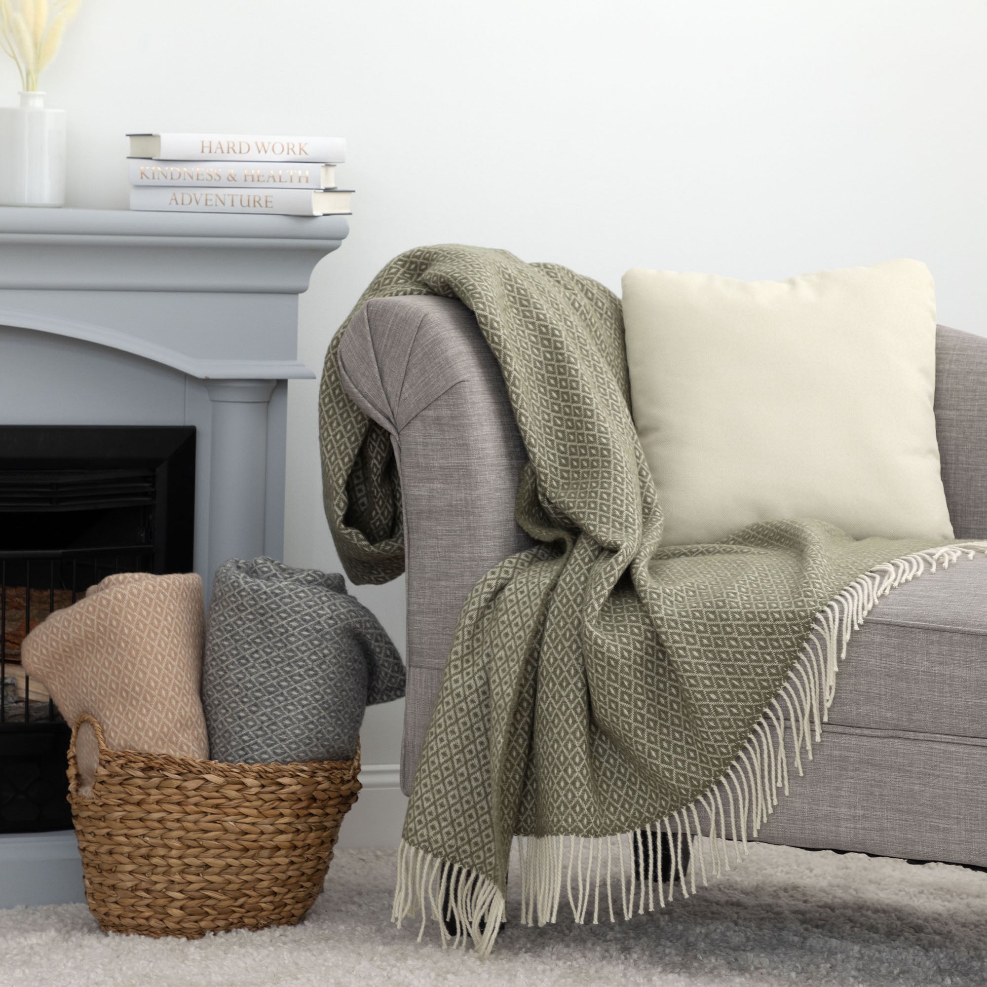 Ukrainian 100% Wool Fringed Throw Blanket、mySite、camillekostekn