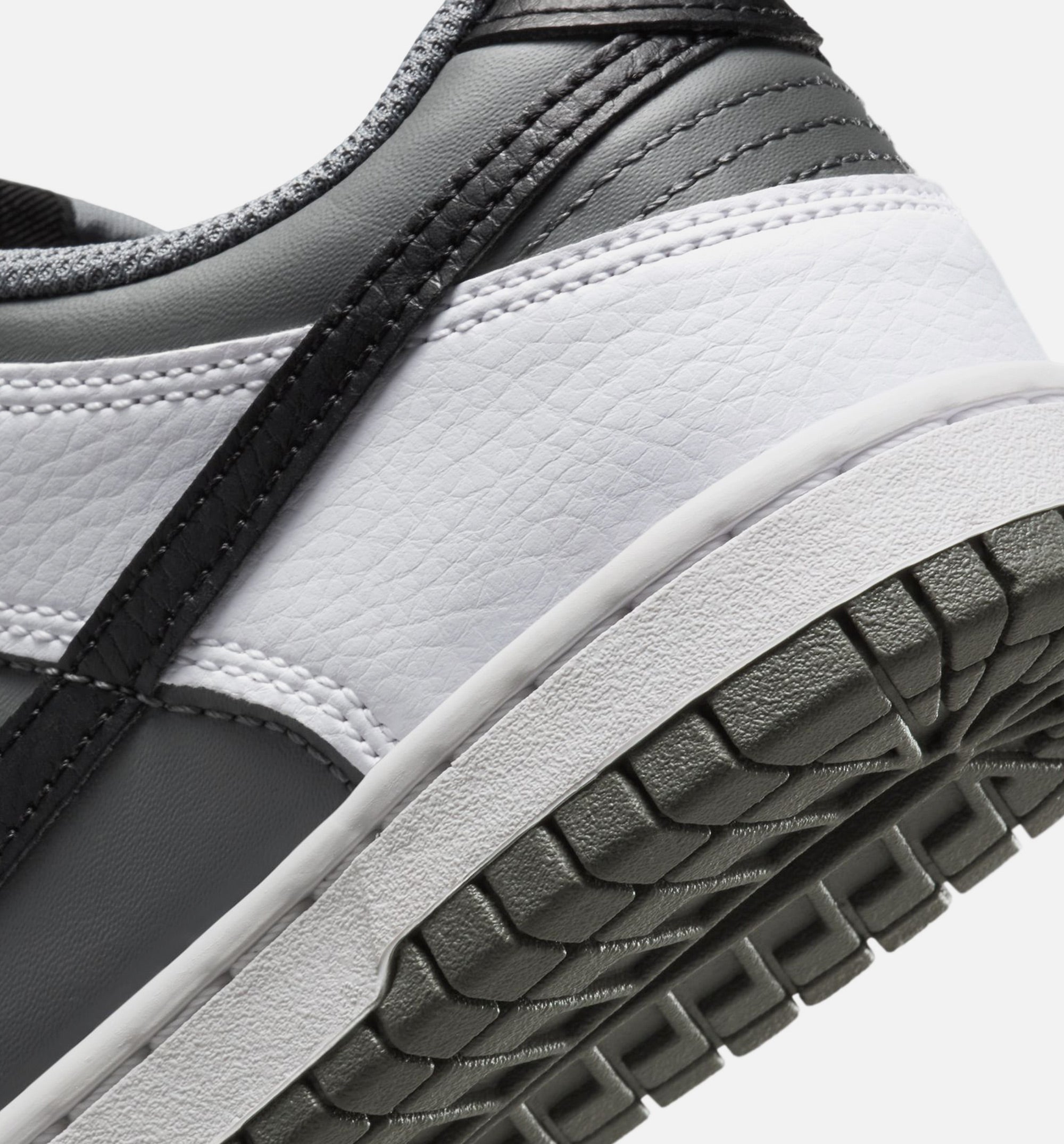 Dunk Low Grade School Lifestyle Shoe - White/Black/Smoke Grey、mySite、dreamappss
