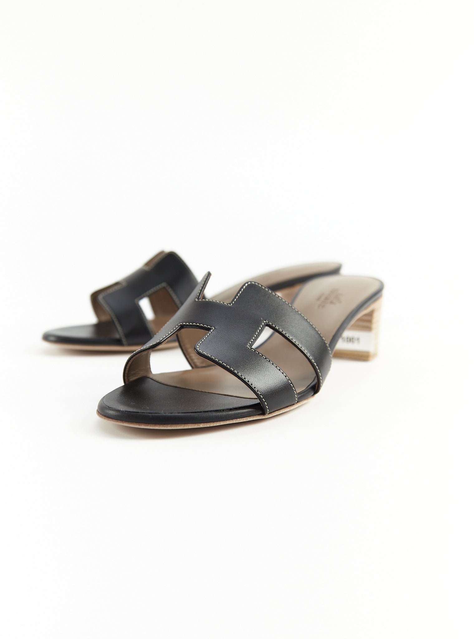 Hermès Oasis Leather Sandals (Black)、mySite、garminoutage.com