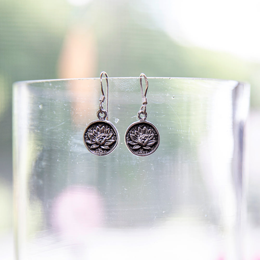 Raised Lotus Earrings、mySite、topwebapps
